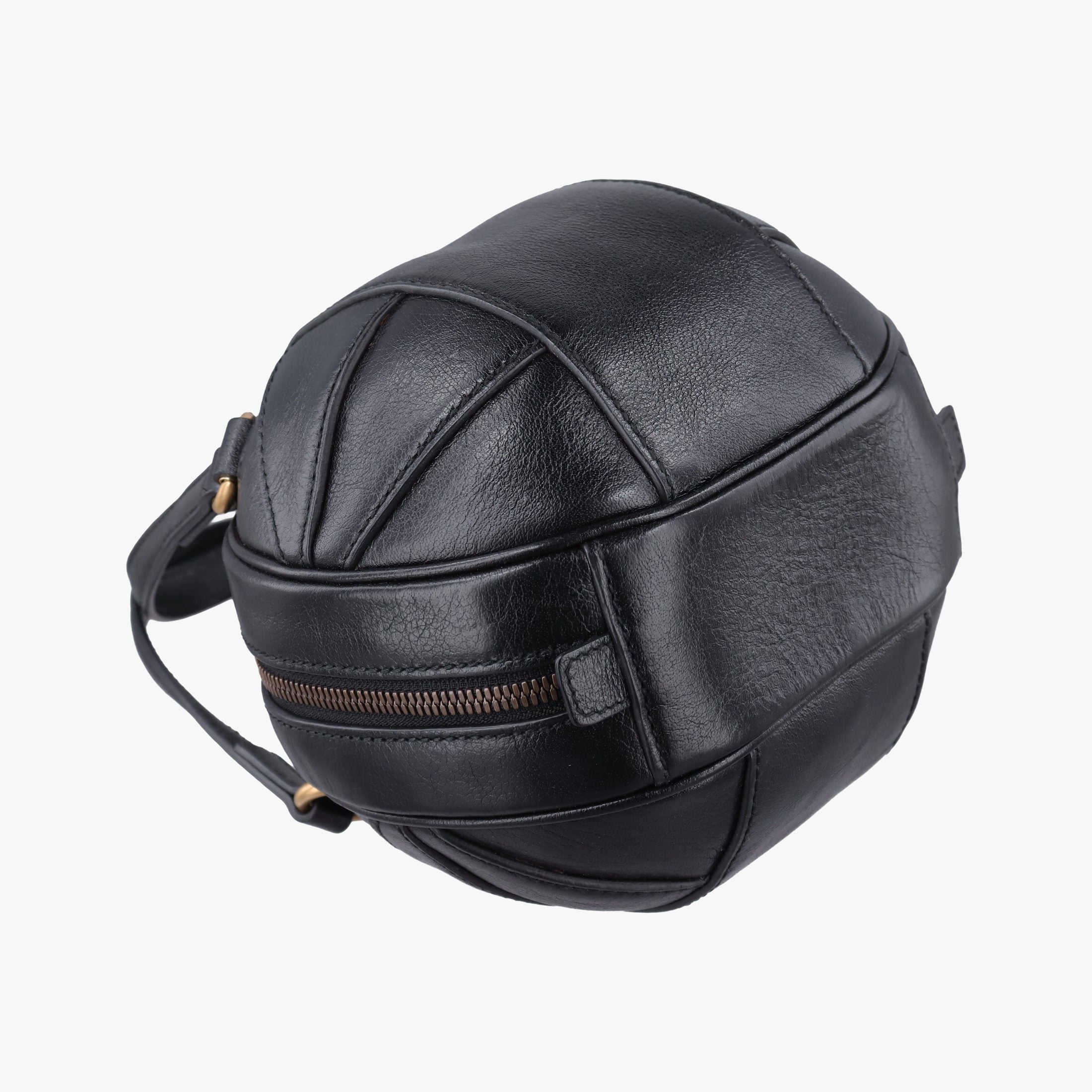 Vintage Gucci Basketball Shape Black Leather 547855 shoulderbag | stylenewstar