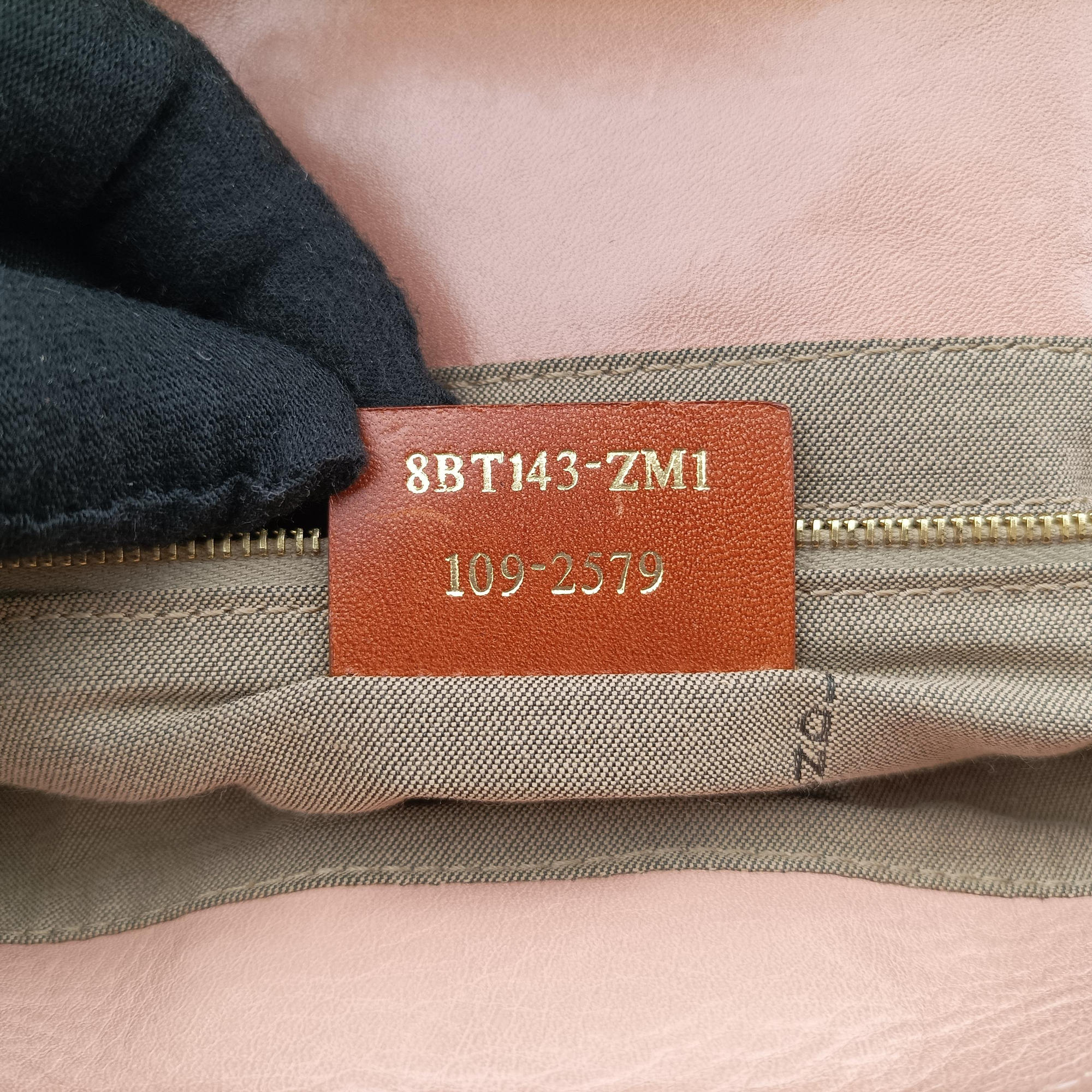 Pre-owned Fendi Maxi Baguette Flap Pink Leather 8BT143 shoulderbag | stylenewstar