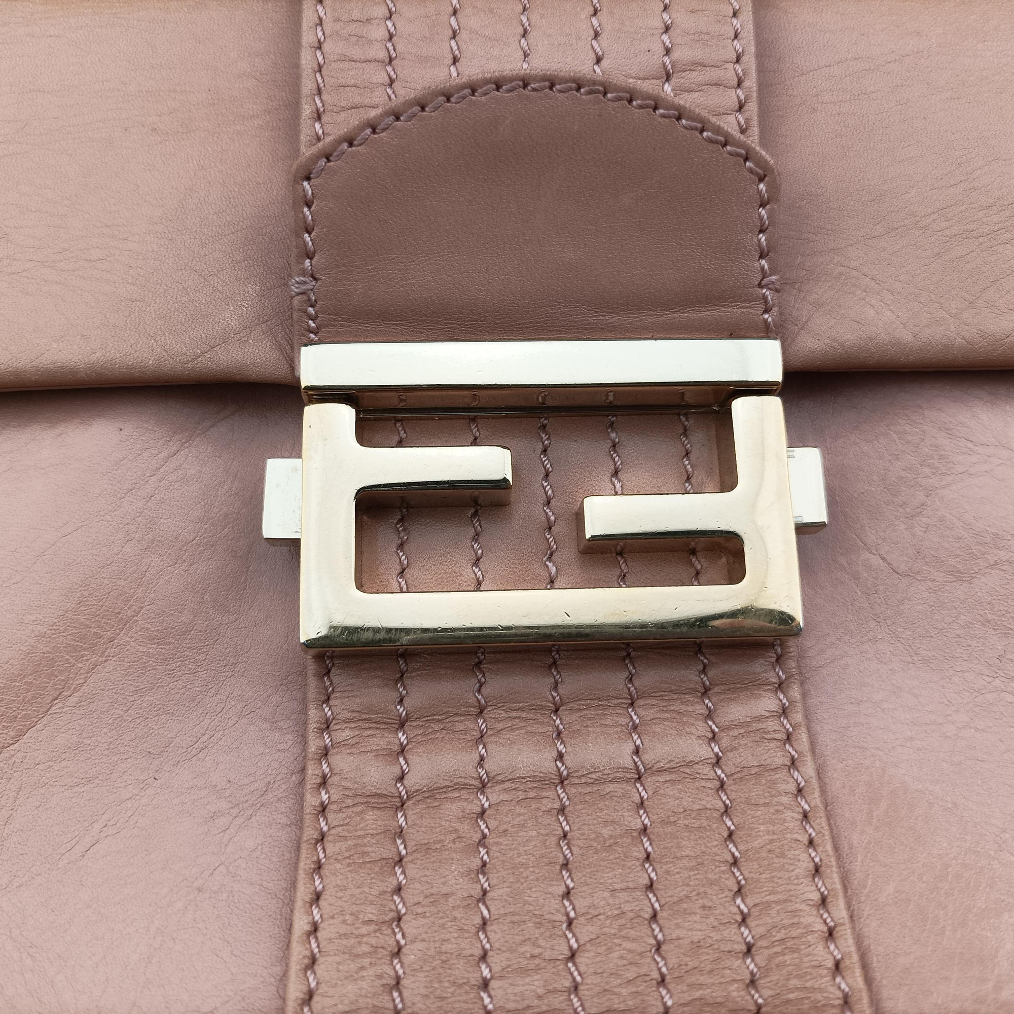 Pre-owned Fendi Maxi Baguette Flap Pink Leather 8BT143 shoulderbag | stylenewstar