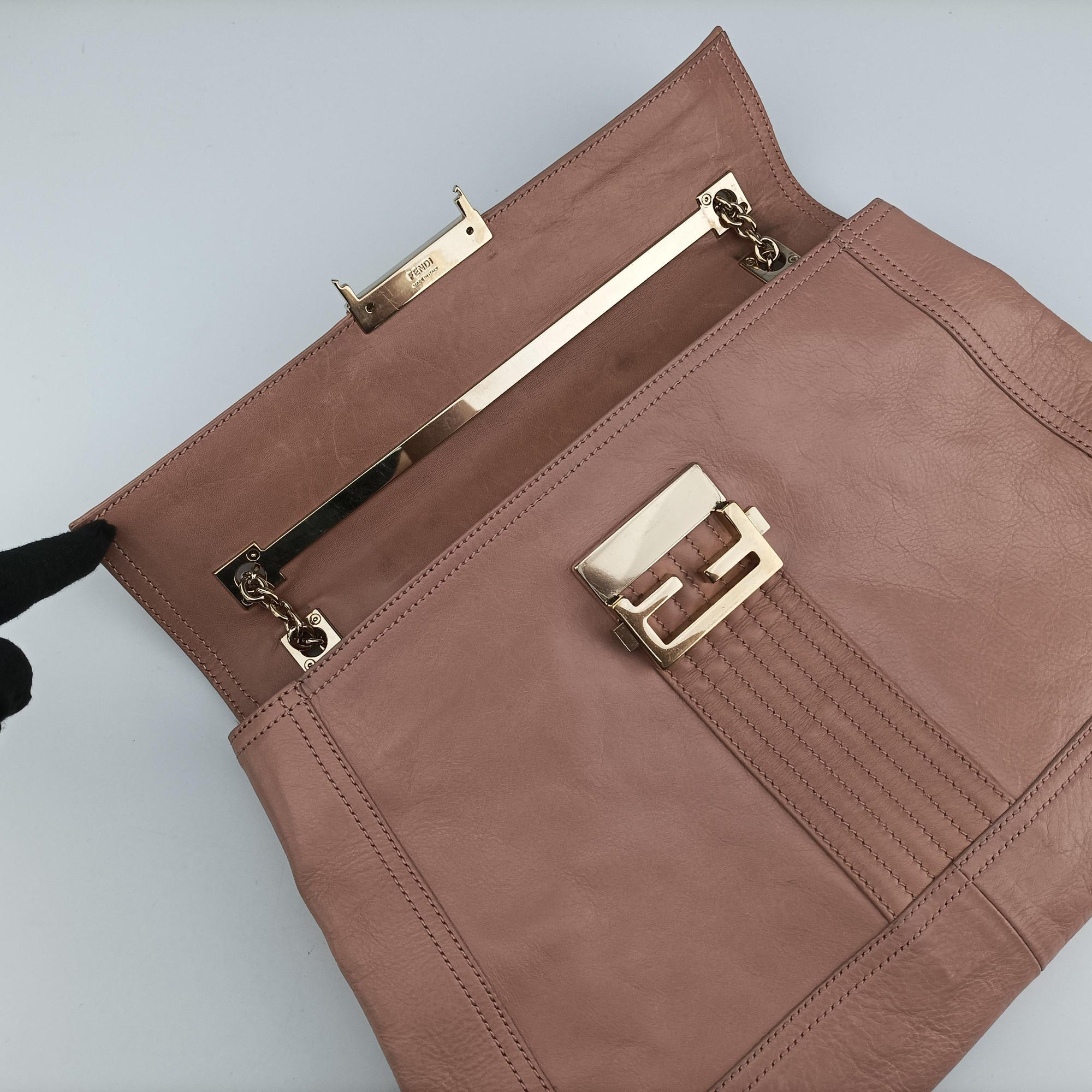 Pre-owned Fendi Maxi Baguette Flap Pink Leather 8BT143 shoulderbag | stylenewstar