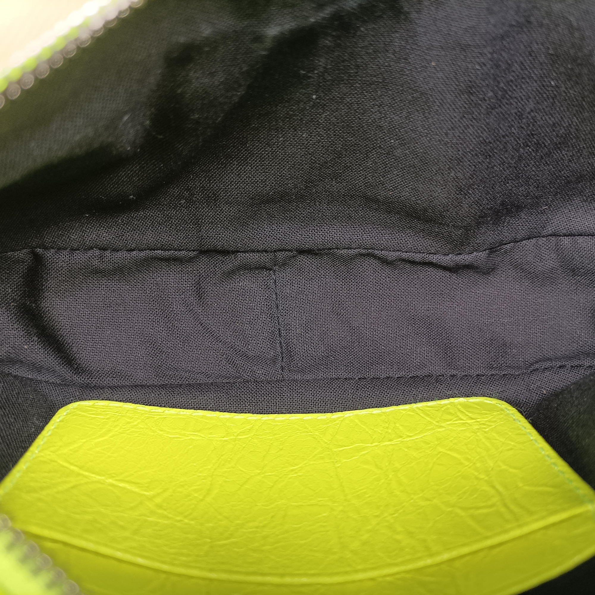 Vintage Balenciaga Le Cagole Green lambskin  shoulderbag | stylenewstar