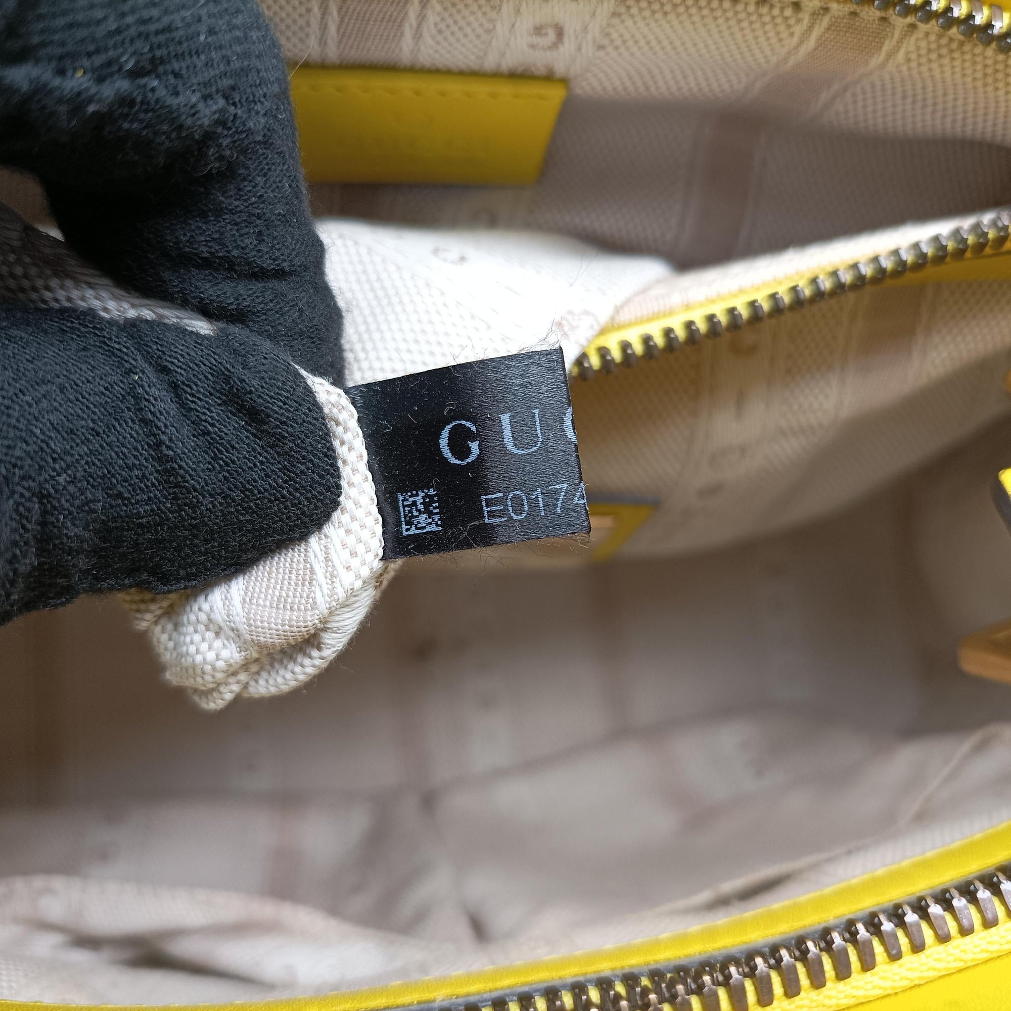 Pre-owned Gucci Bright Bit Yellow Patent 371925 shoulderbag | stylenewstar