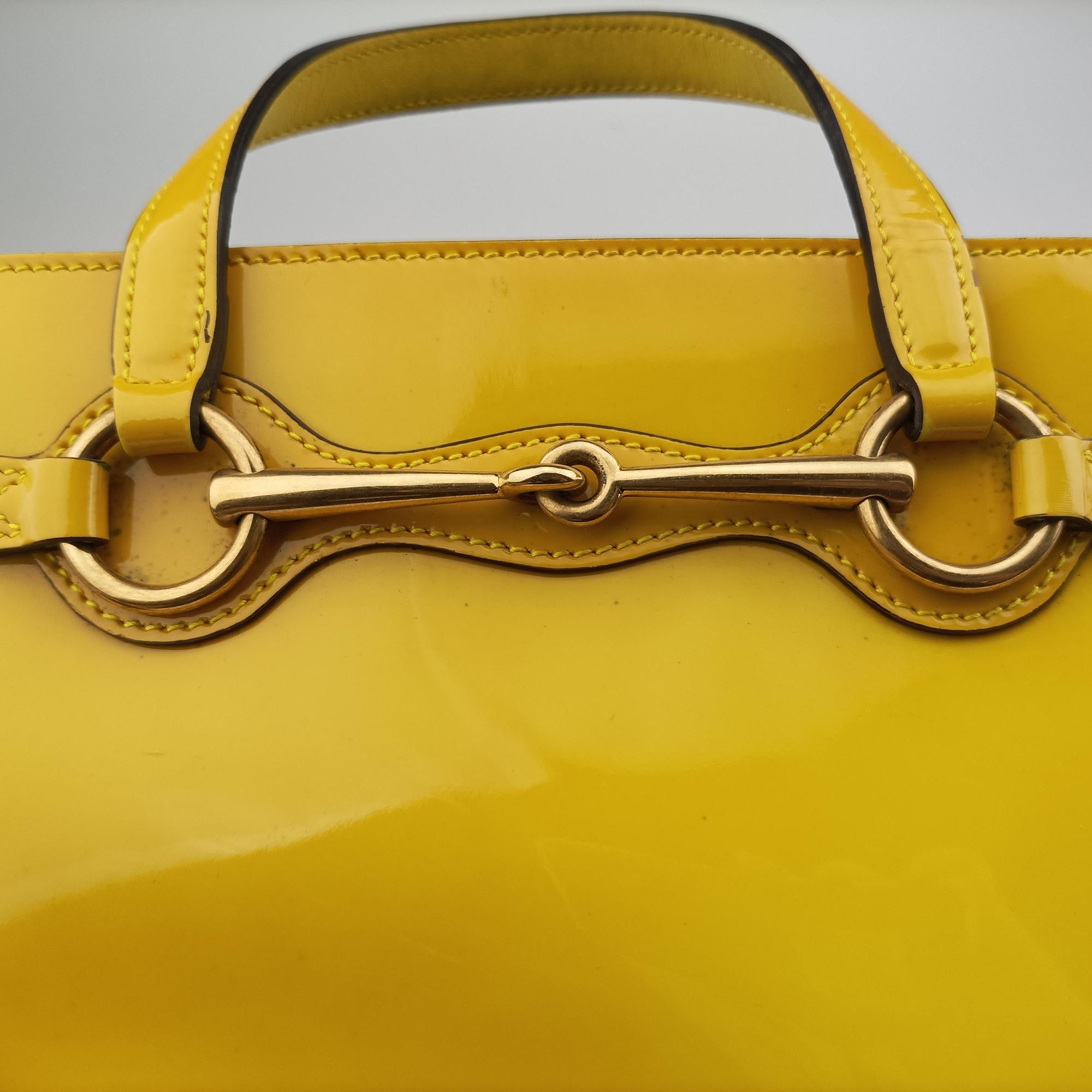 Pre-owned Gucci Bright Bit Yellow Patent 371925 shoulderbag | stylenewstar