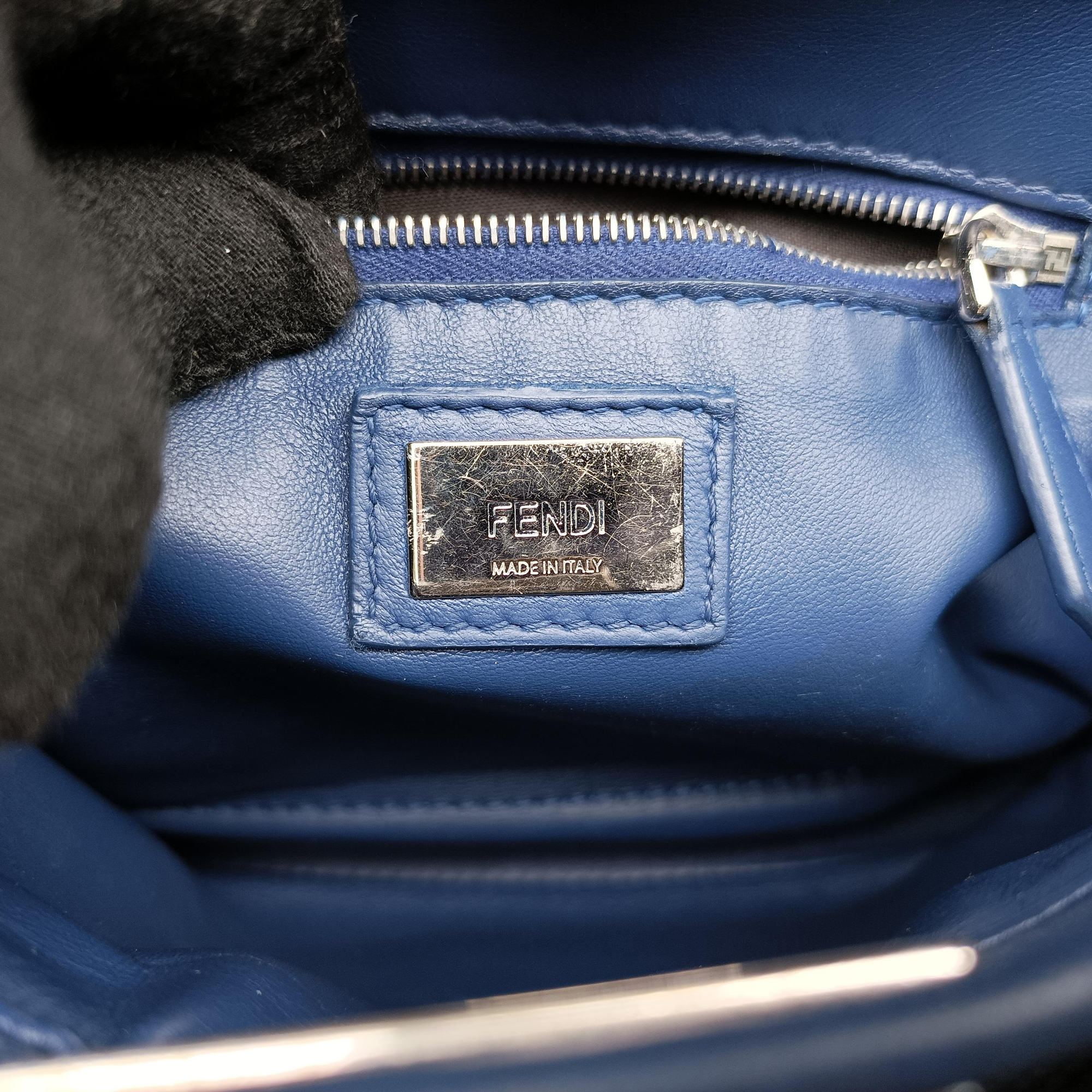 Secondhand Fendi PEEKABOO mini Blue Leather 8BN244 shoulderbag | stylenewstar