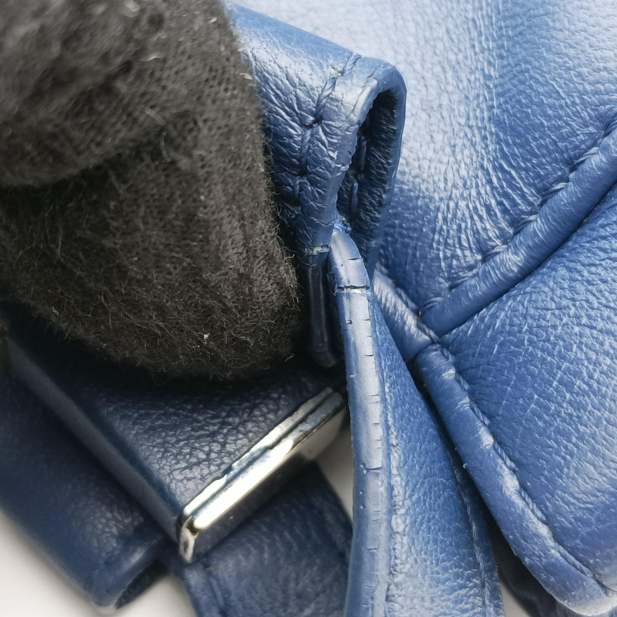 Secondhand Fendi PEEKABOO mini Blue Leather 8BN244 shoulderbag | stylenewstar