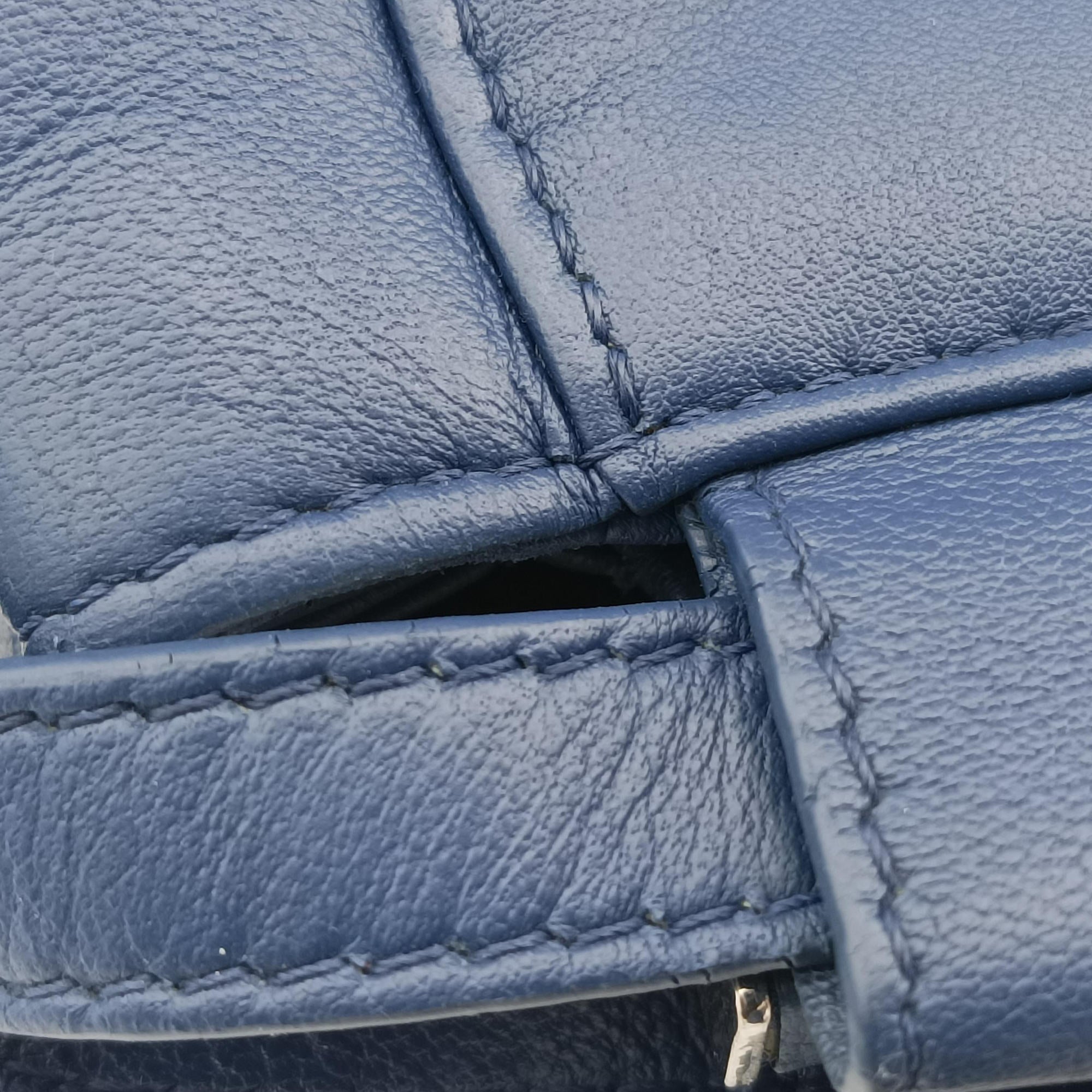 Secondhand Fendi PEEKABOO mini Blue Leather 8BN244 shoulderbag | stylenewstar