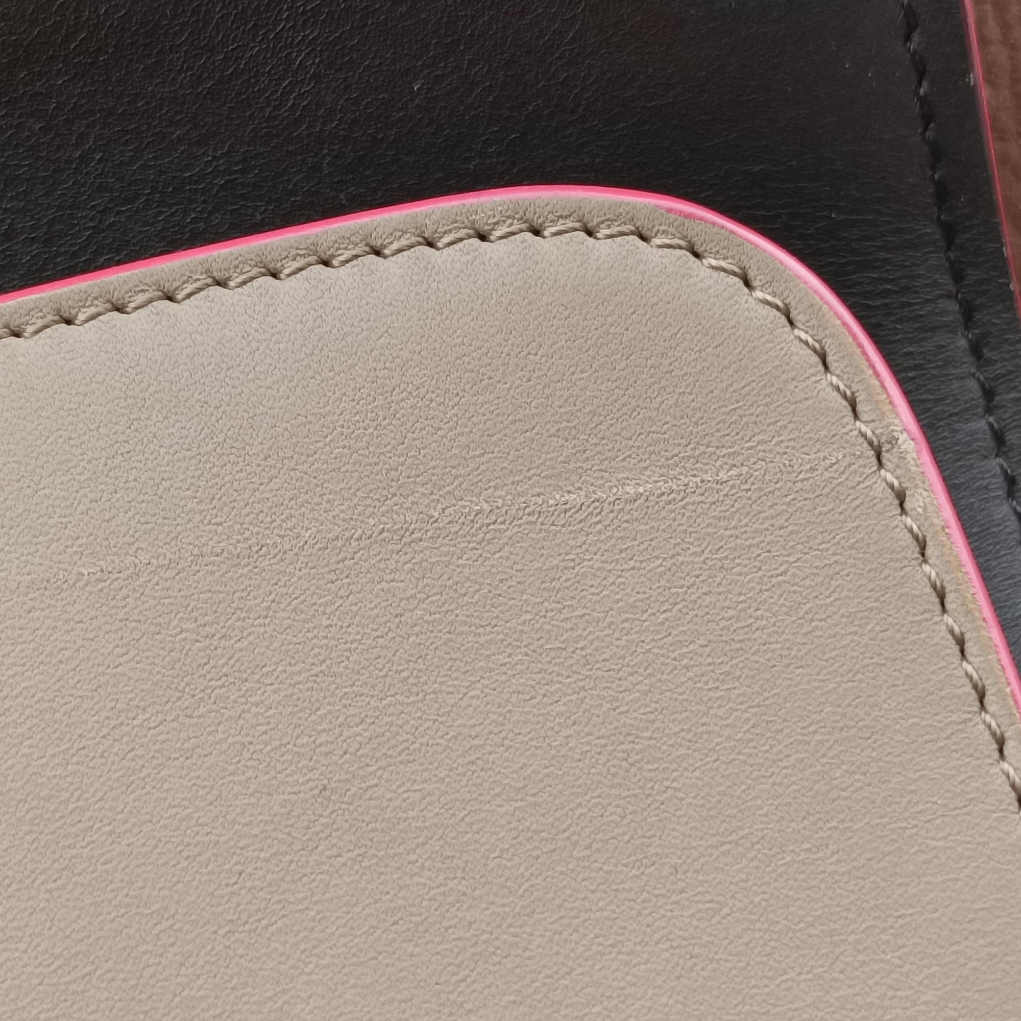 Secondhand Celine Trapeze Black Leather  handbag | stylenewstar