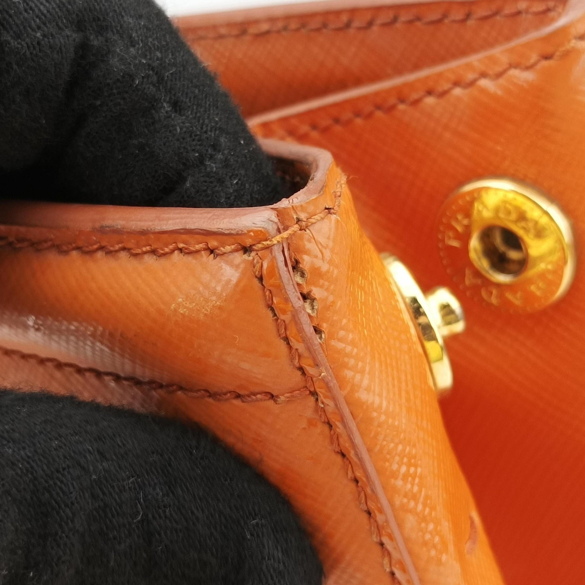 Pre-owned Prada Tote Orange Patent Saffiano Leather BN2411 shoulderbag | stylenewstar