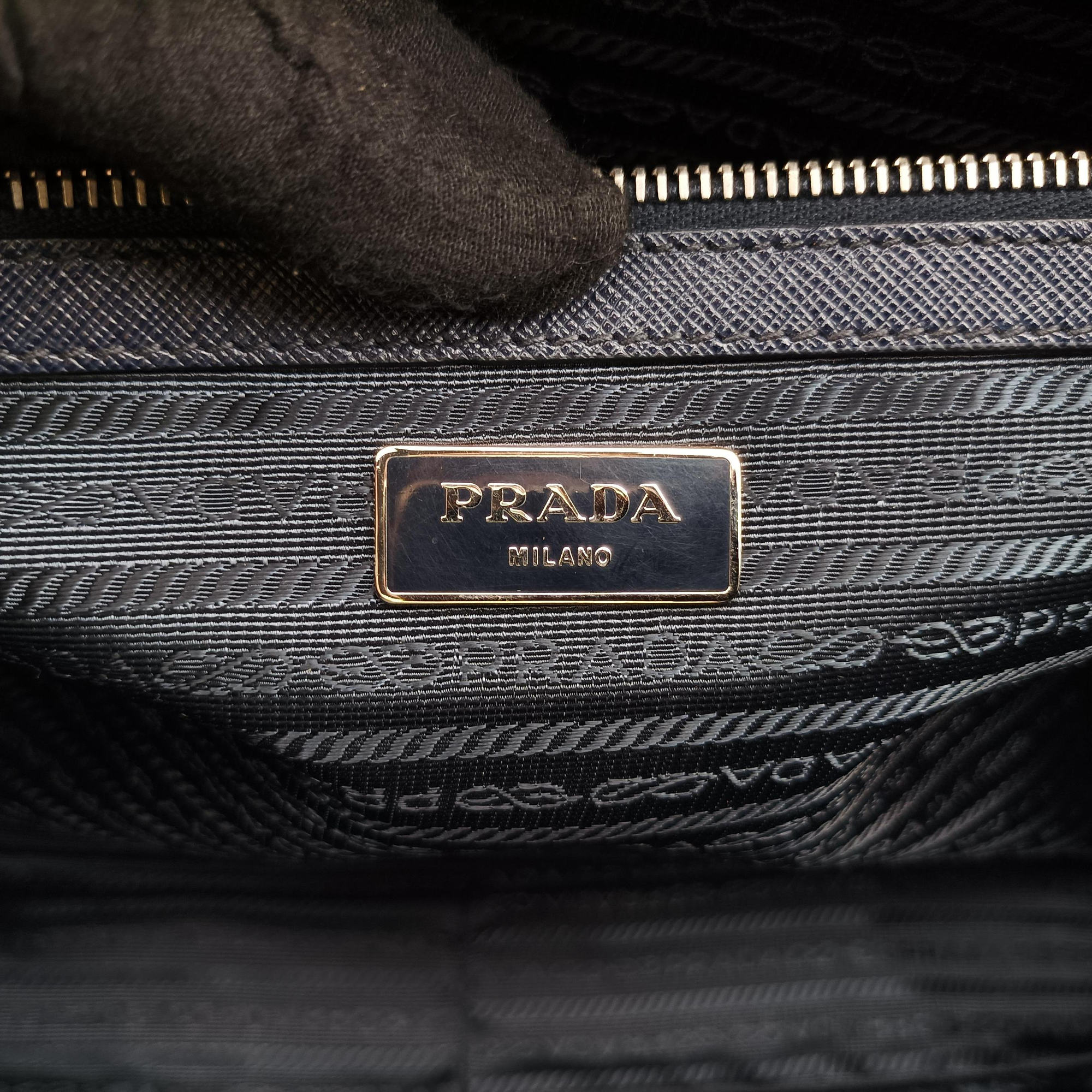 Pre-owned Prada Triangle Logo Plate Navy Saffiano Leather  handbag | stylenewstar