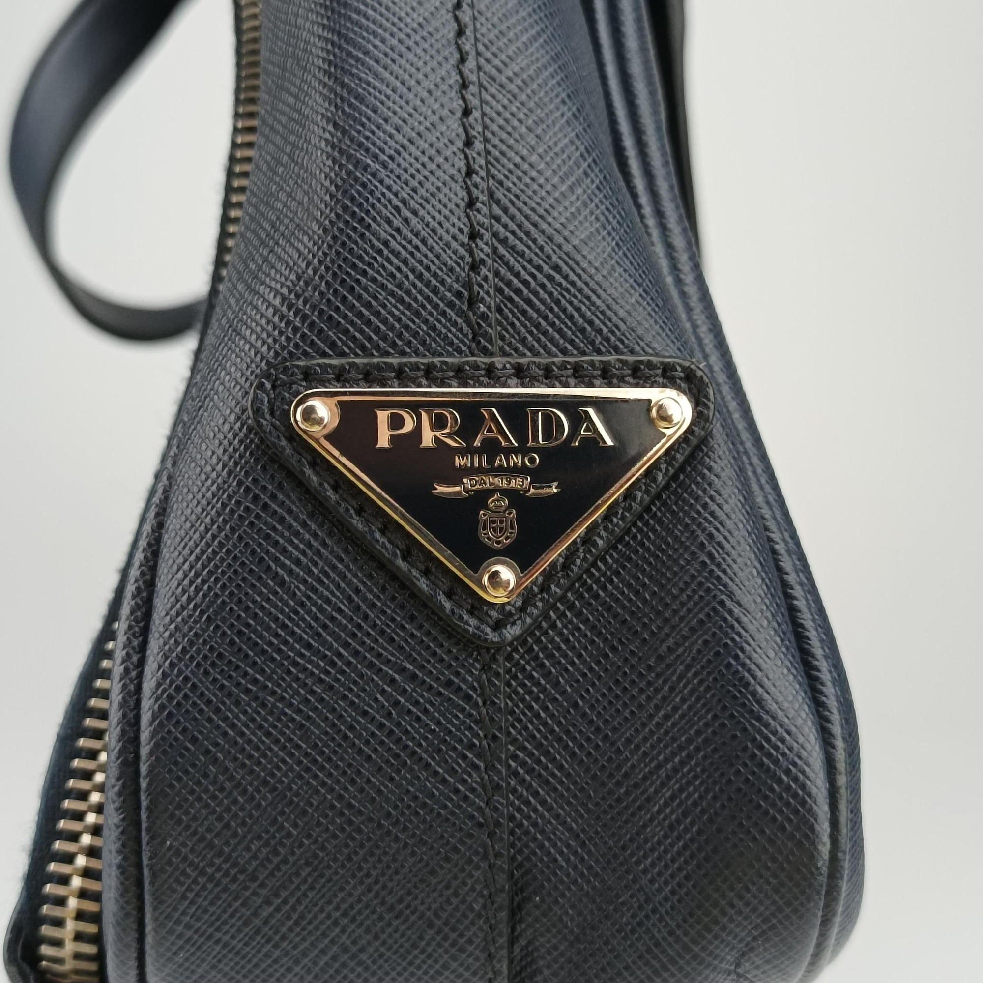 Pre-owned Prada Triangle Logo Plate Navy Saffiano Leather  handbag | stylenewstar