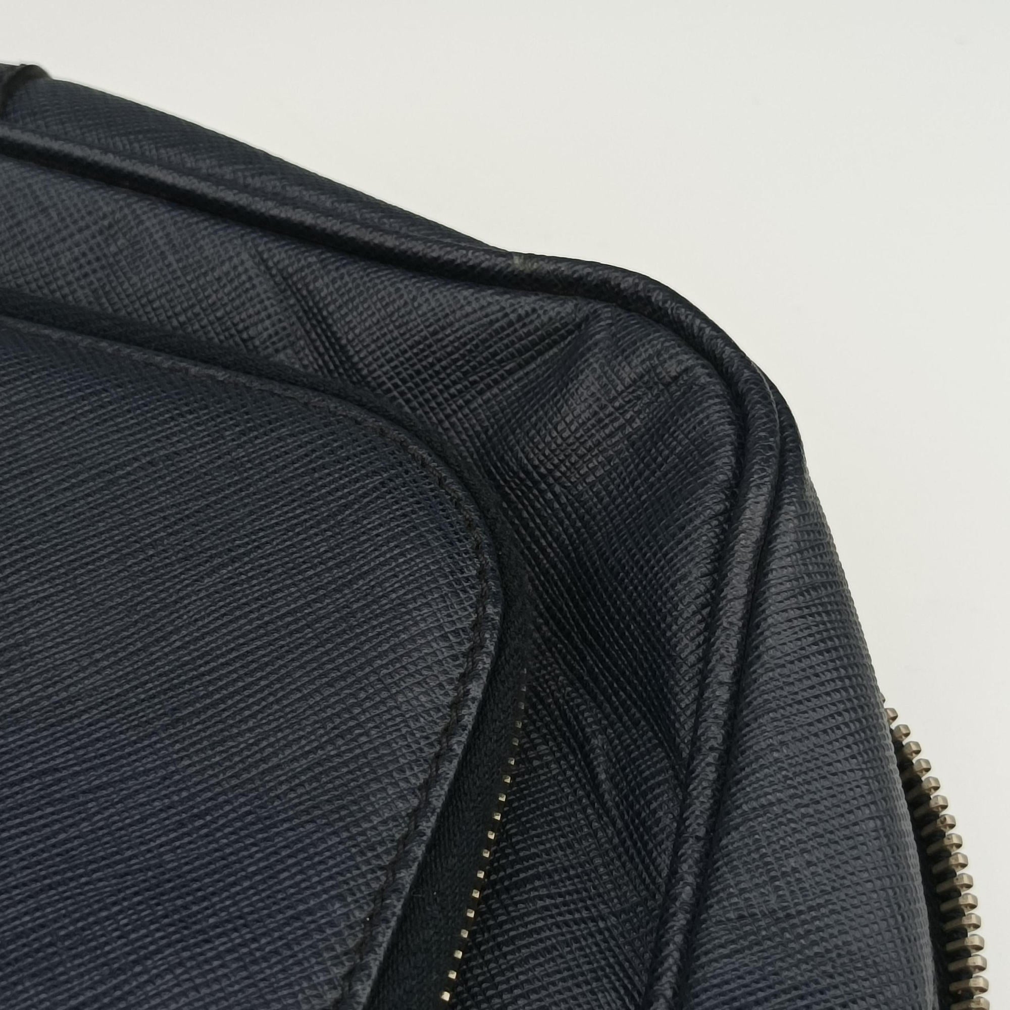 Pre-owned Prada Triangle Logo Plate Navy Saffiano Leather  handbag | stylenewstar