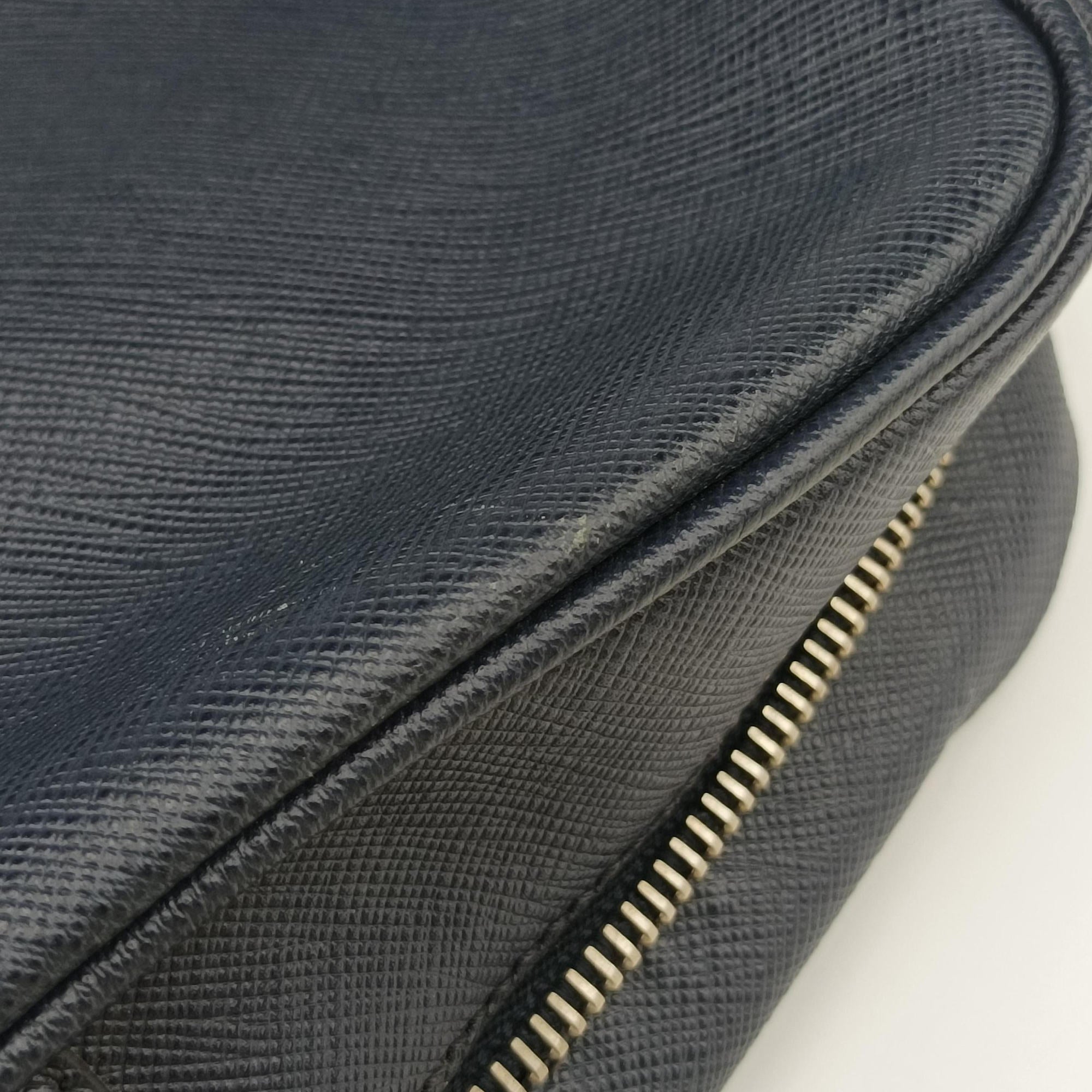 Pre-owned Prada Triangle Logo Plate Navy Saffiano Leather  handbag | stylenewstar