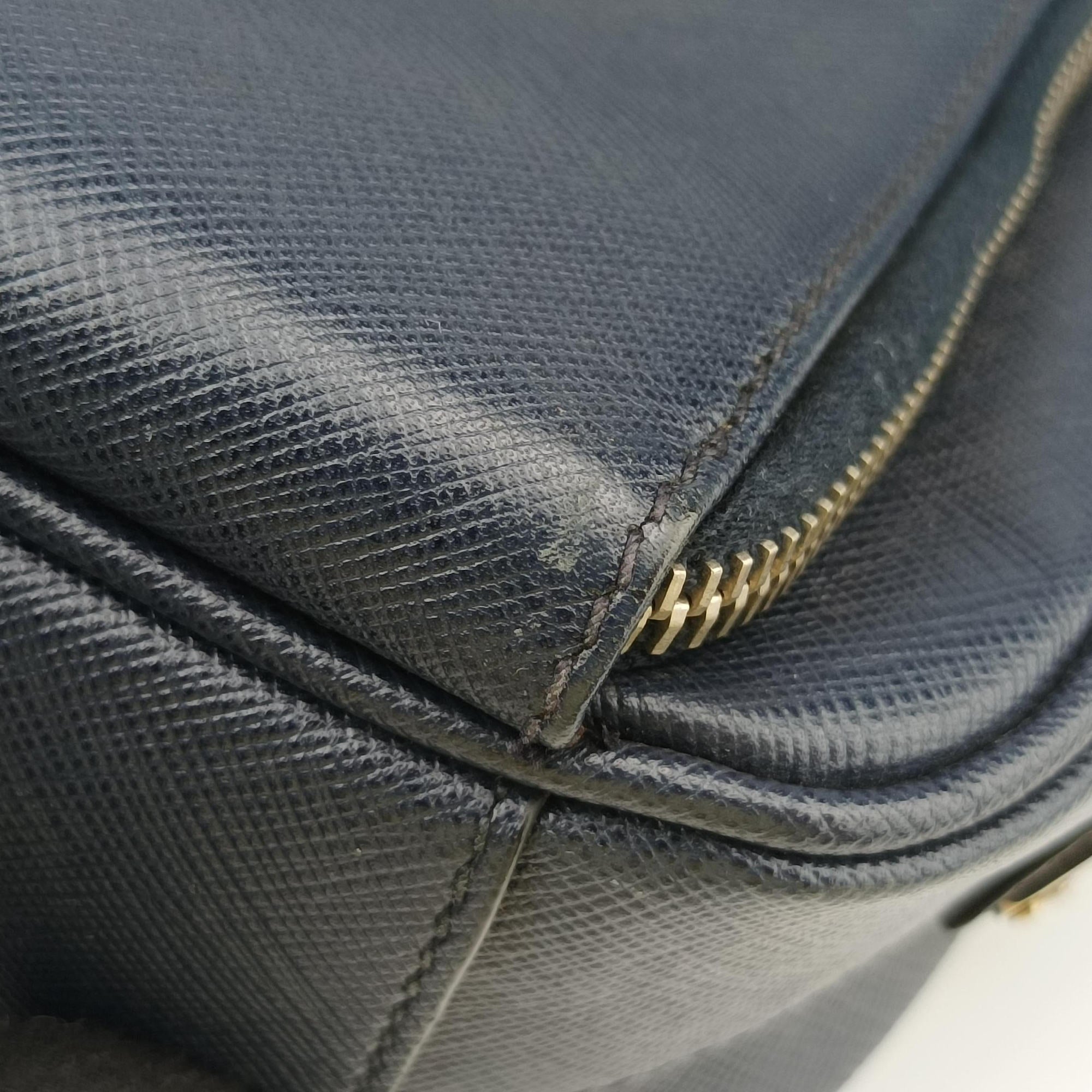 Pre-owned Prada Triangle Logo Plate Navy Saffiano Leather  handbag | stylenewstar