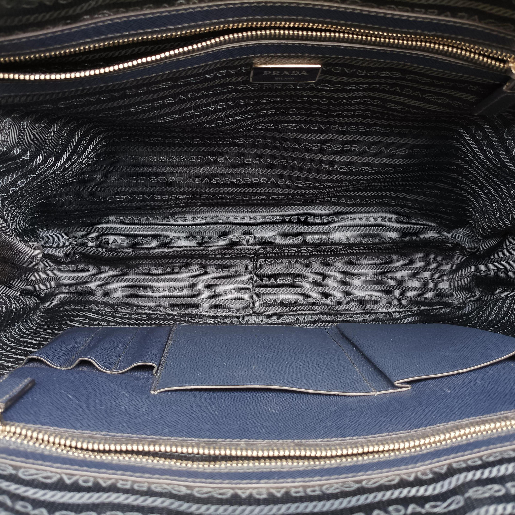 Pre-owned Prada Triangle Logo Plate Navy Saffiano Leather  handbag | stylenewstar