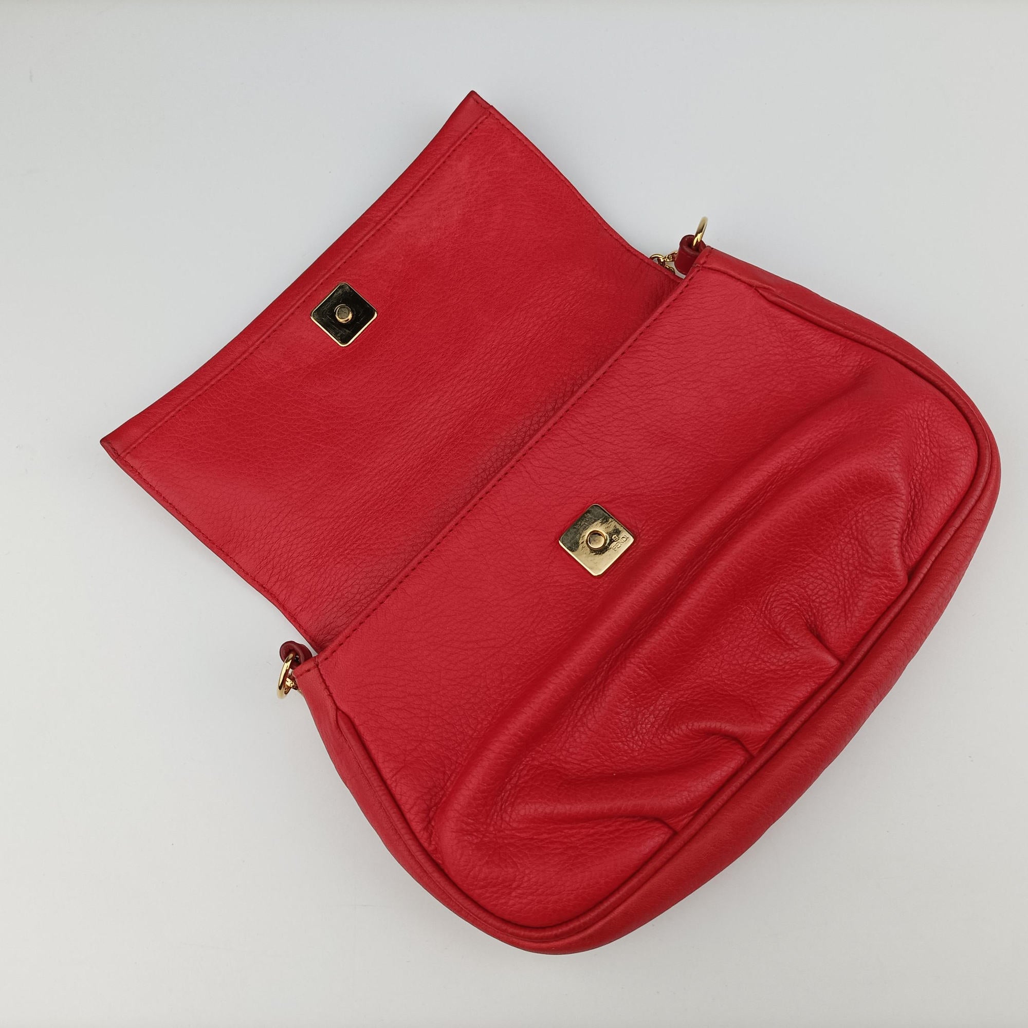 Pre-owned Fendi Fendista Pochette Red Leather 8M0276 shoulderbag | stylenewstar