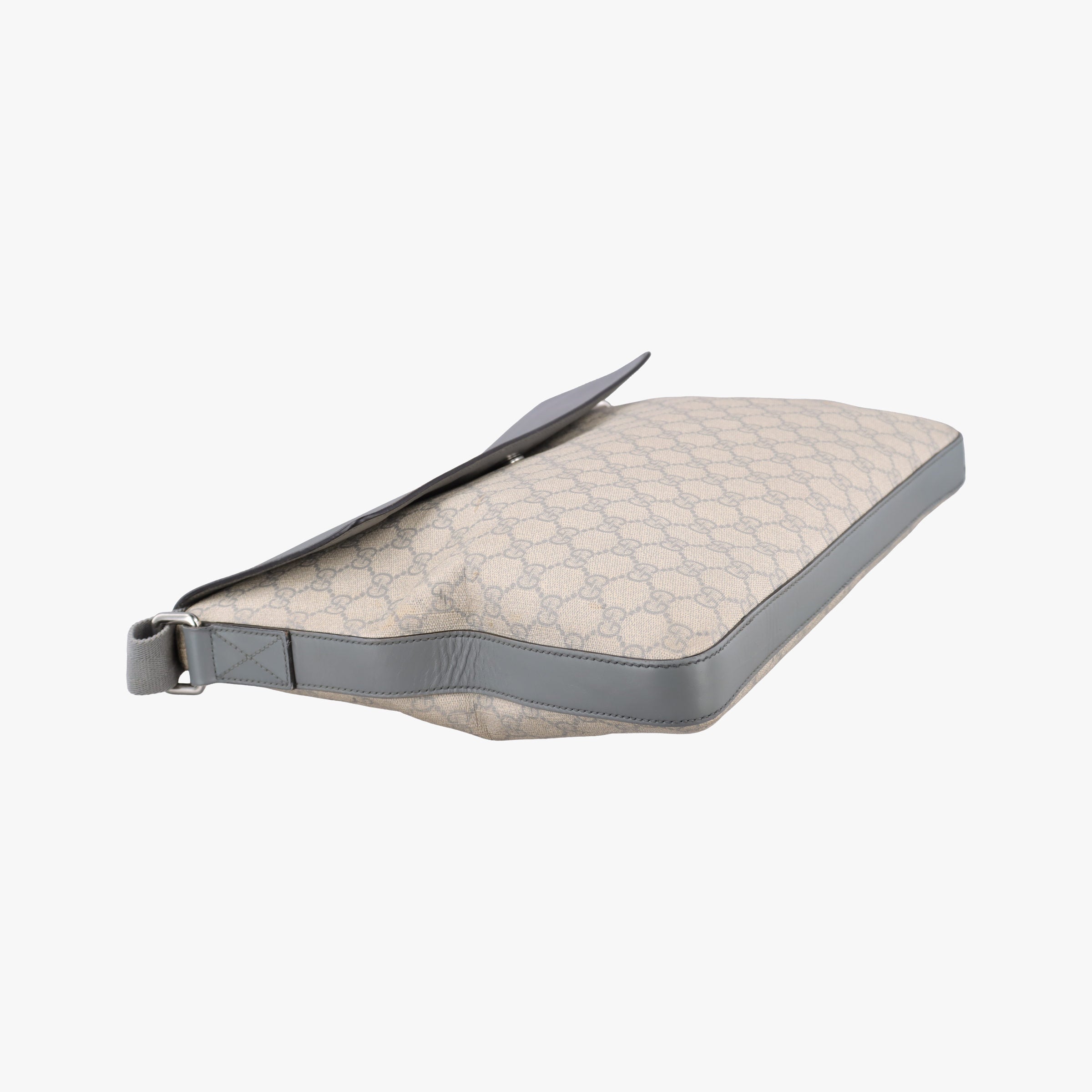 Pre-owned Gucci GG Supreme Messenger Beige×gray PVC coated canvas×Leather 353429 shoulderbag | stylenewstar