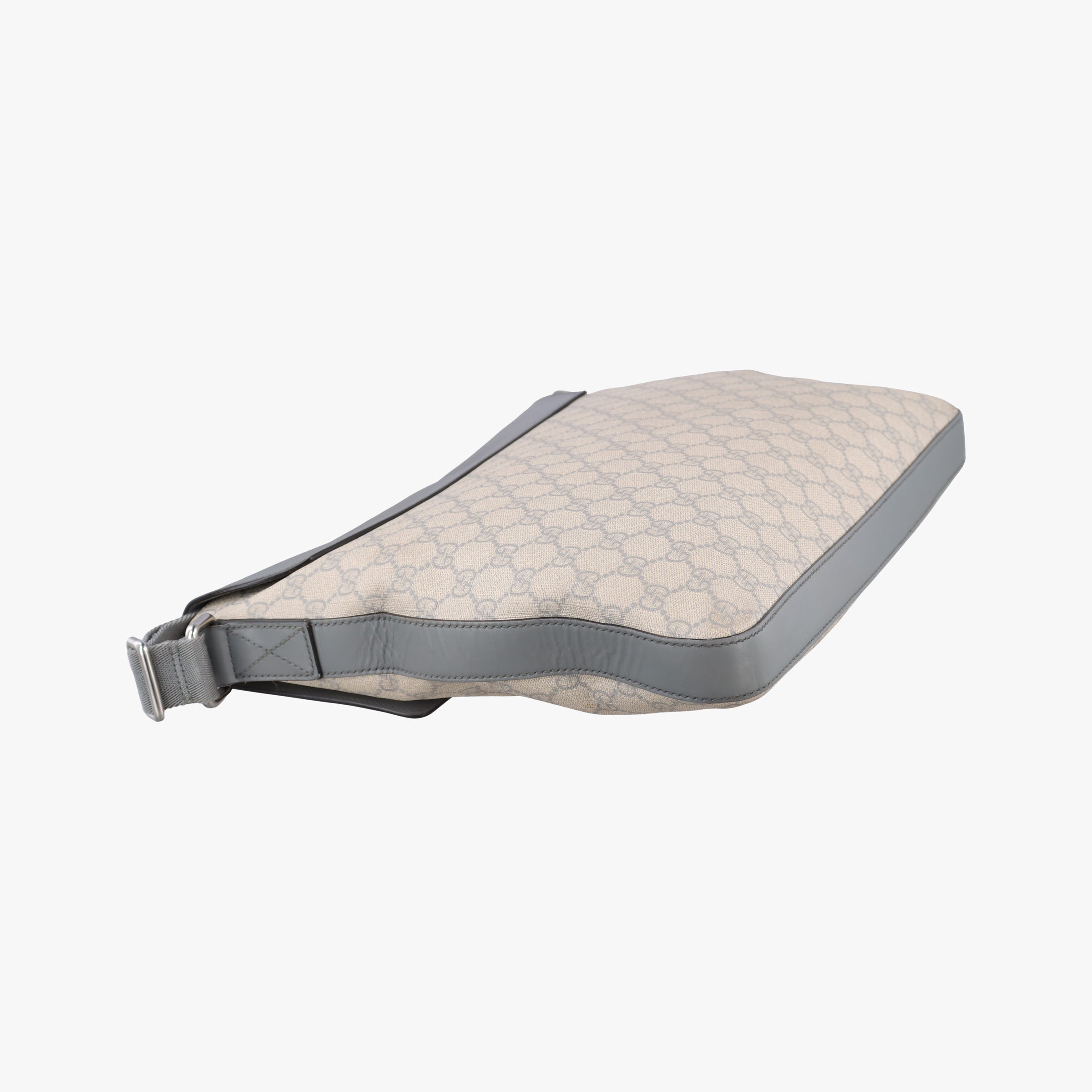 Pre-owned Gucci GG Supreme Messenger Beige×gray PVC coated canvas×Leather 353429 shoulderbag | stylenewstar