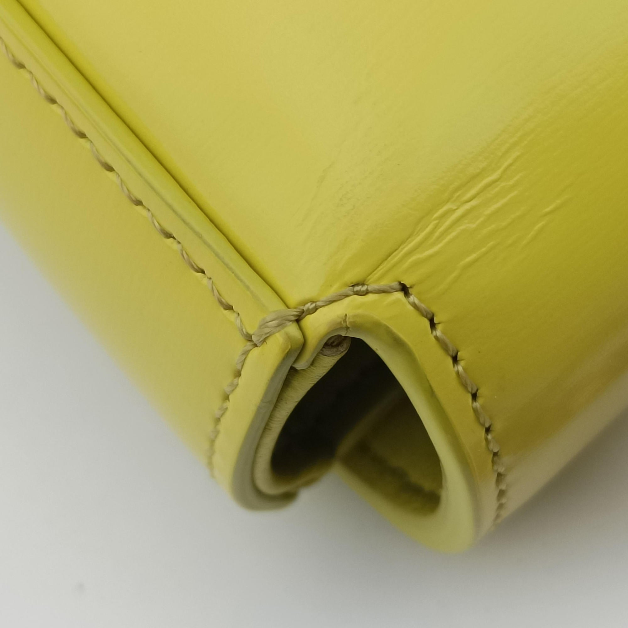 Pre-owned Celine Triomphe Chain Yellow Leather  shoulderbag | stylenewstar