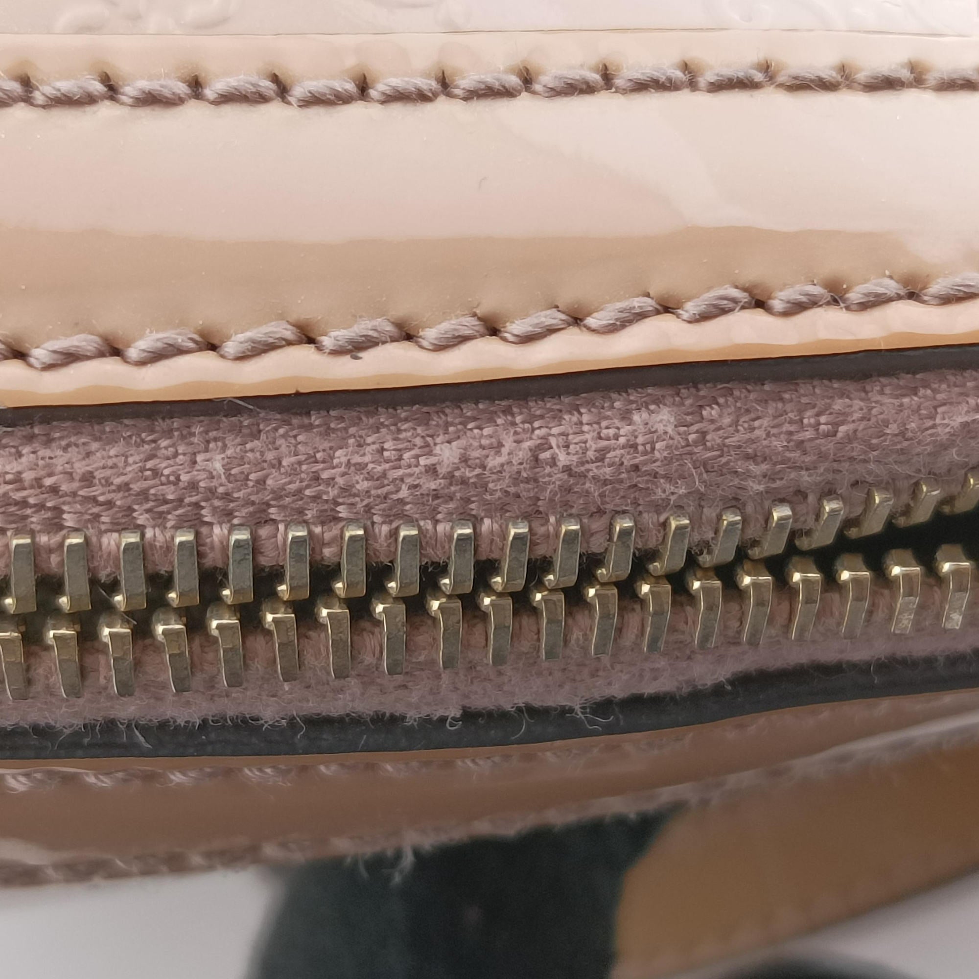 Pre-owned Gucci Microguccissima Beige Patent Leather 309617 shoulderbag | stylenewstar