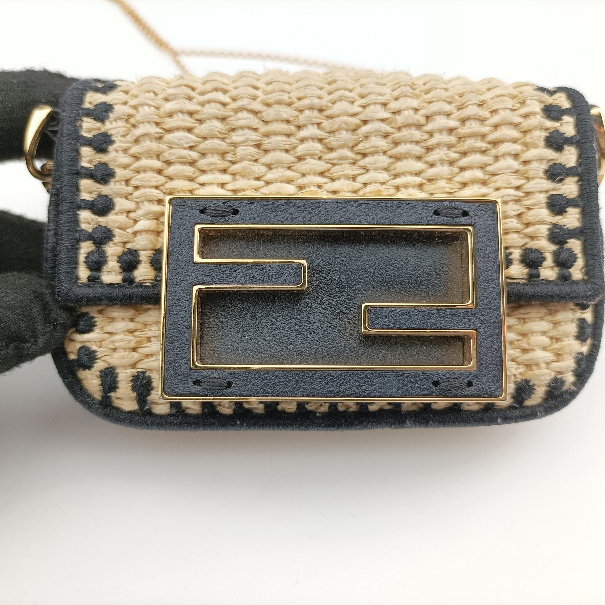 Pre-owned Fendi Nano Baguette Charm BlackxBeige RaffiaxLeather 7AR996 handbag | stylenewstar