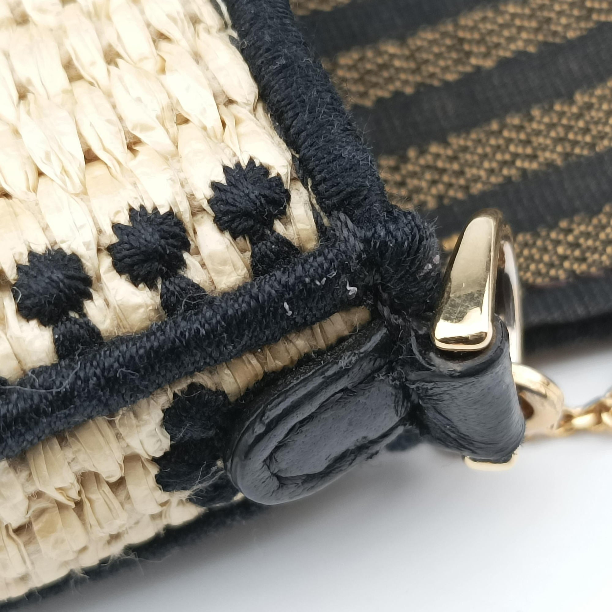 Pre-owned Fendi Nano Baguette Charm BlackxBeige RaffiaxLeather 7AR996 handbag | stylenewstar