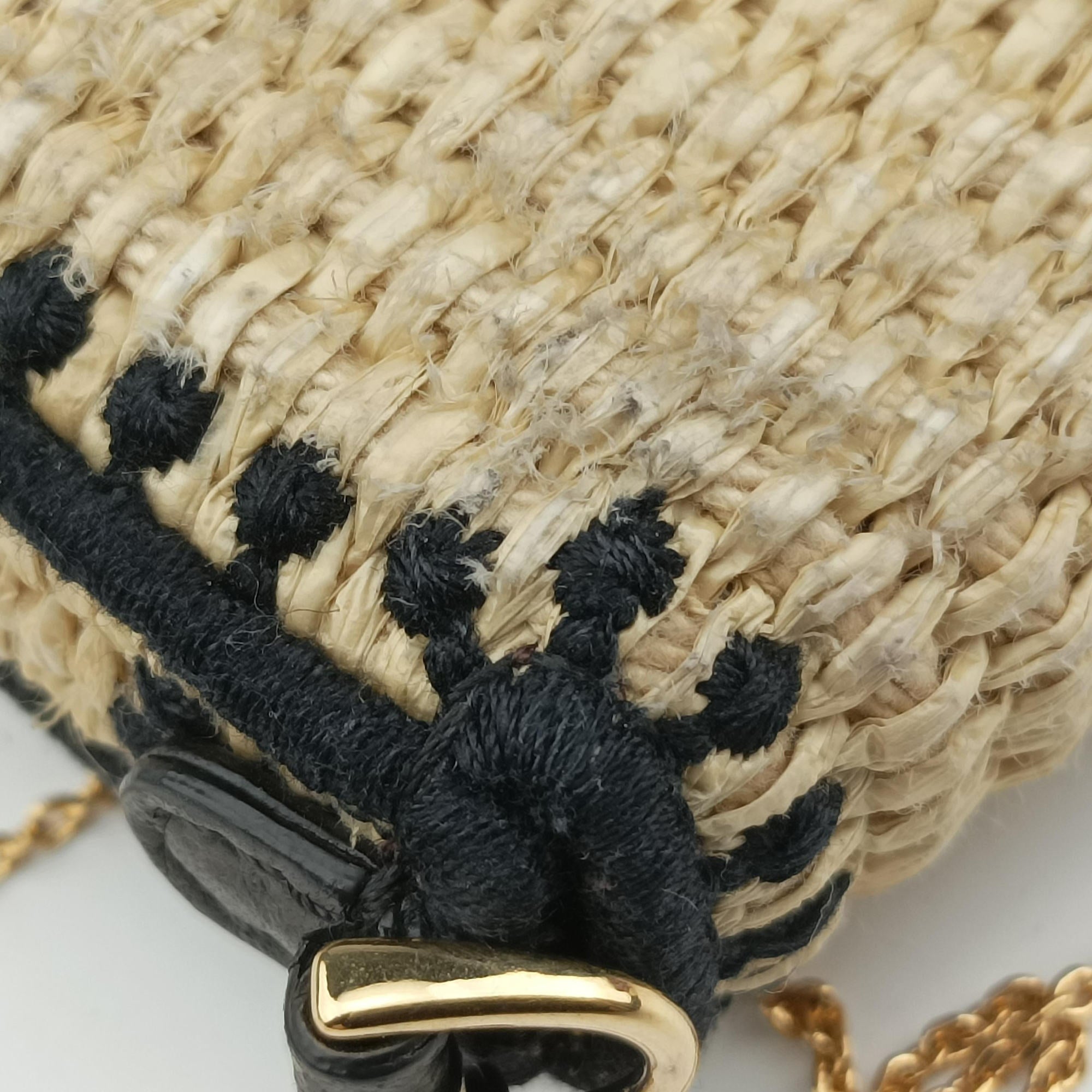 Pre-owned Fendi Nano Baguette Charm BlackxBeige RaffiaxLeather 7AR996 handbag | stylenewstar
