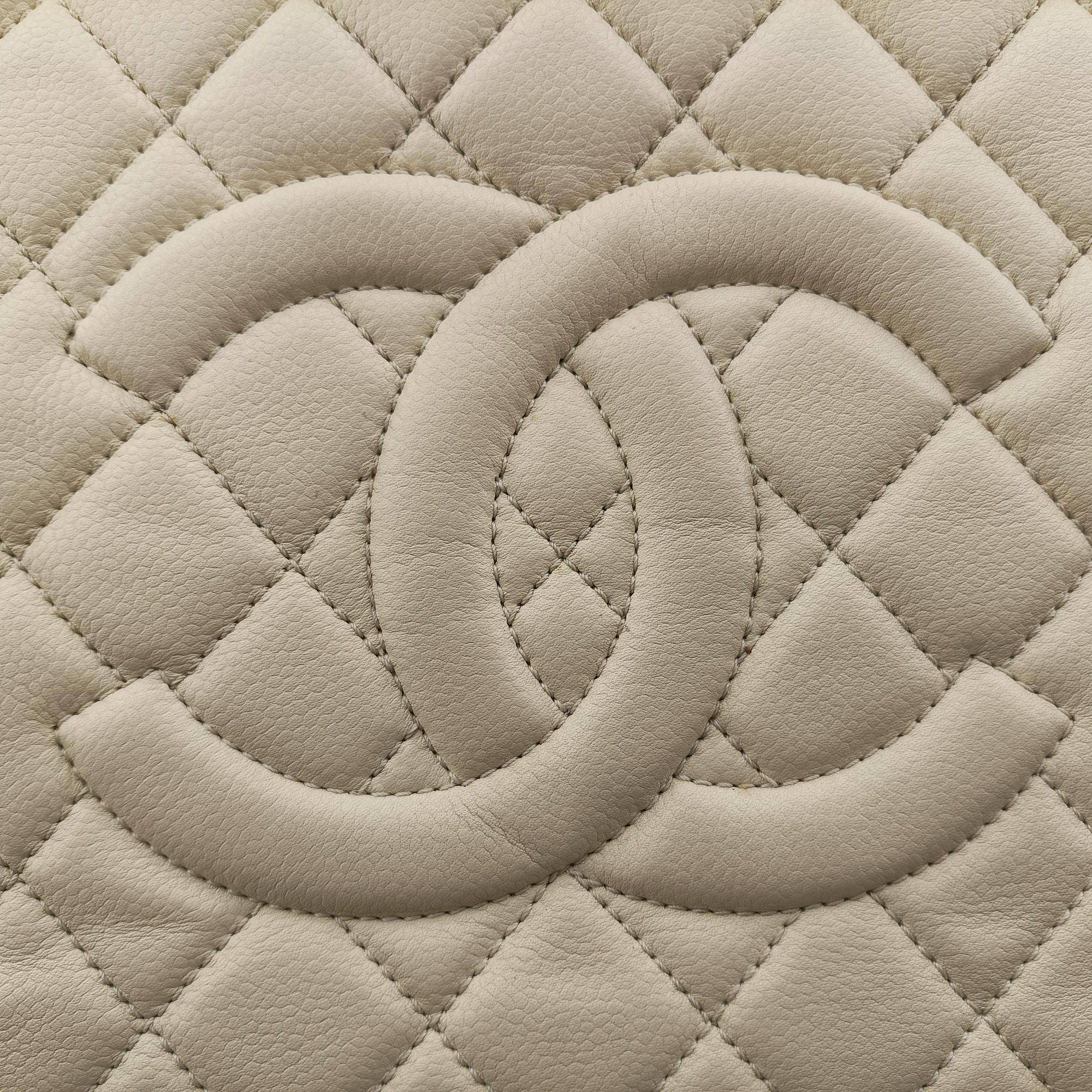 Pre-owned Chanel Matelasse Cocomark GST Beige caviar skin A50995 handbag | stylenewstar