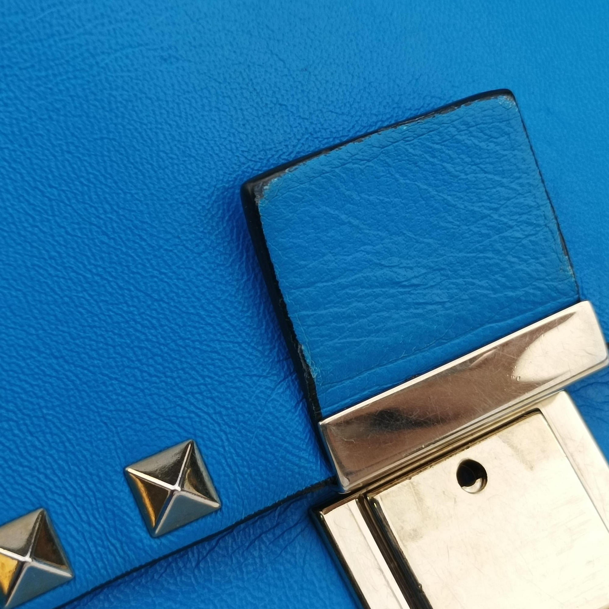 Pre-owned Valentino ROCKSTUD Blue Leather  shoulderbag | stylenewstar