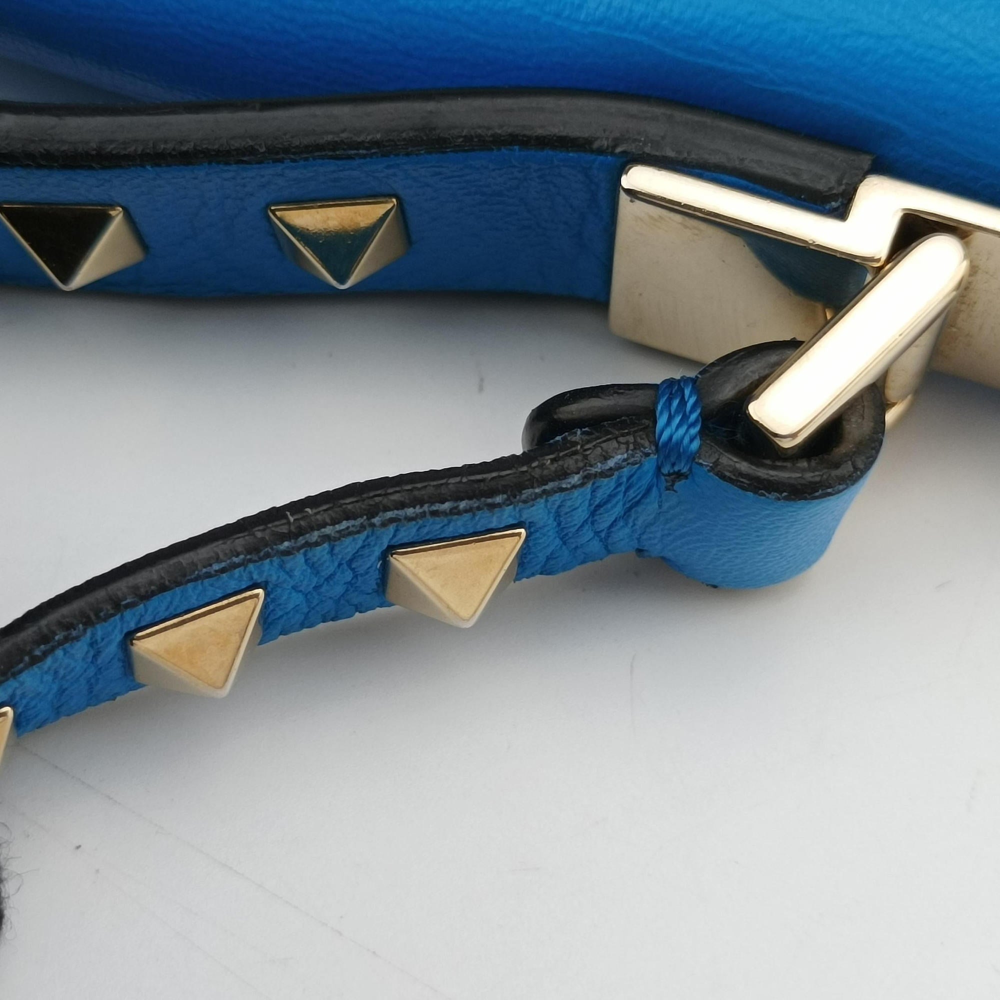 Pre-owned Valentino ROCKSTUD Blue Leather  shoulderbag | stylenewstar