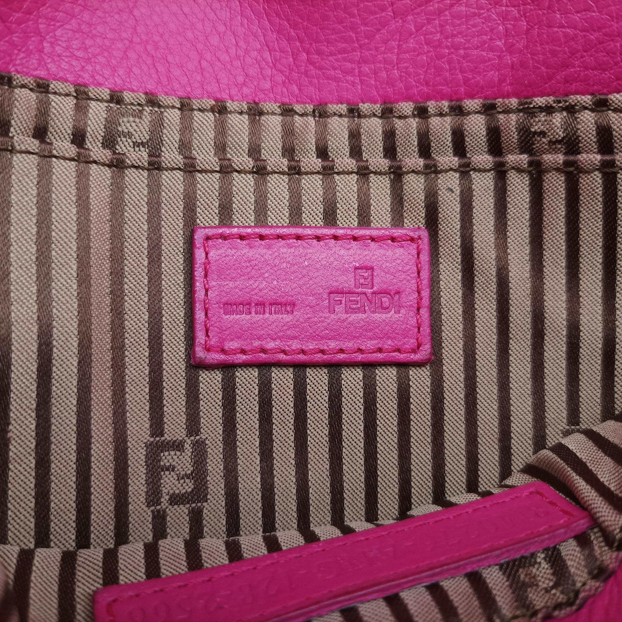 Secondhand Fendi Fendista Pochette Rose Leather 8M0276 shoulderbag | stylenewstar