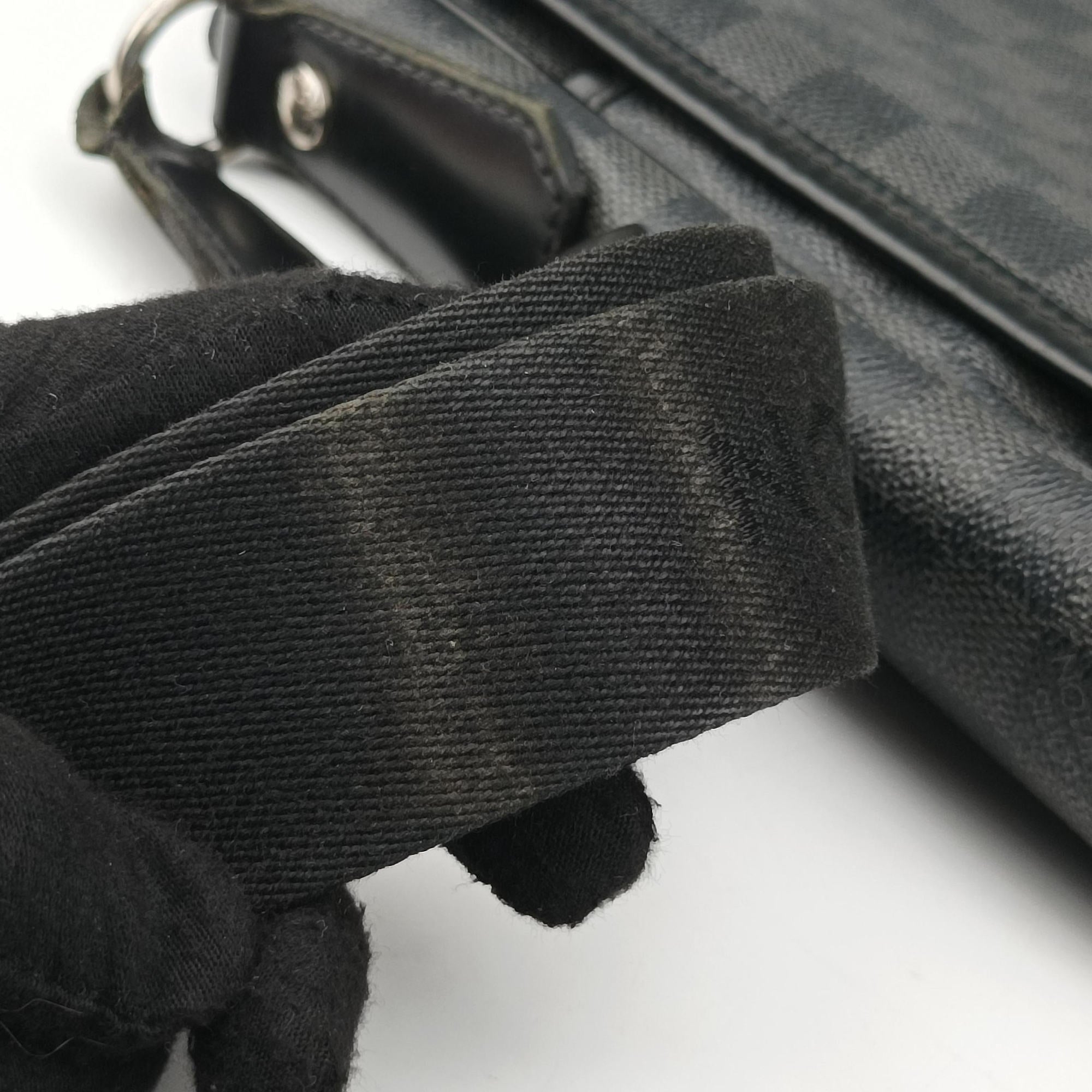 Pre-owned Louis Vuitton DANIEL MM Noir Damier GRAPHITE N58029 shoulderbag | stylenewstar