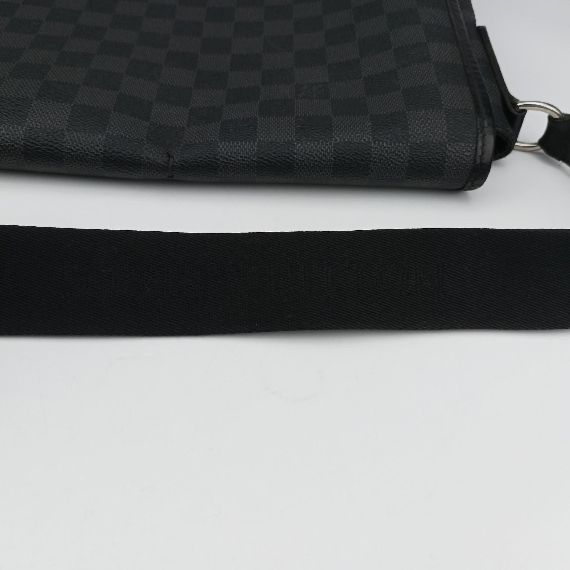 Pre-owned Louis Vuitton DANIEL MM Noir Damier GRAPHITE N58029 shoulderbag | stylenewstar