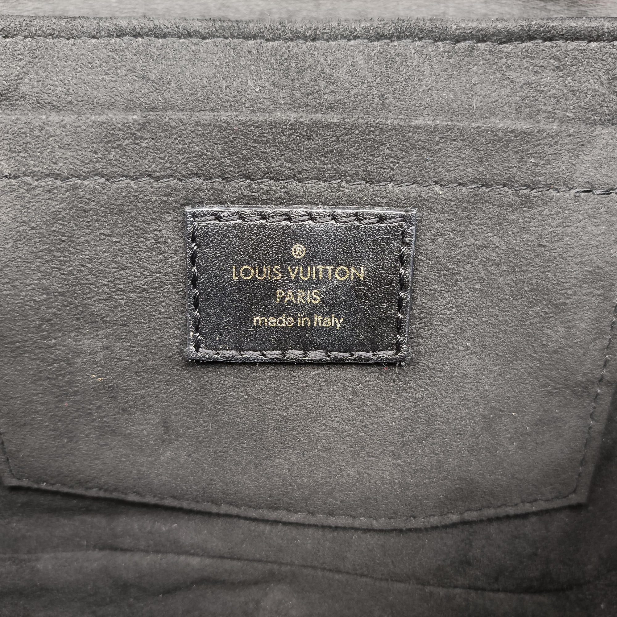 Pre-owned Louis Vuitton New Wave PM Noir Leather M51683 shoulderbag | stylenewstar