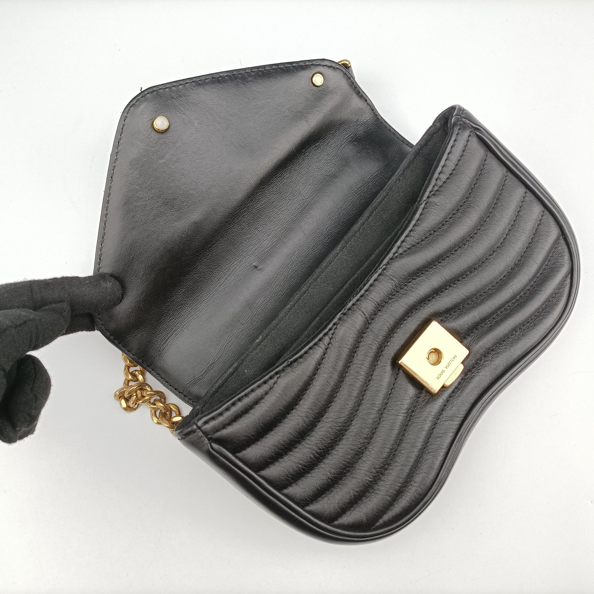Pre-owned Louis Vuitton New Wave PM Noir Leather M51683 shoulderbag | stylenewstar
