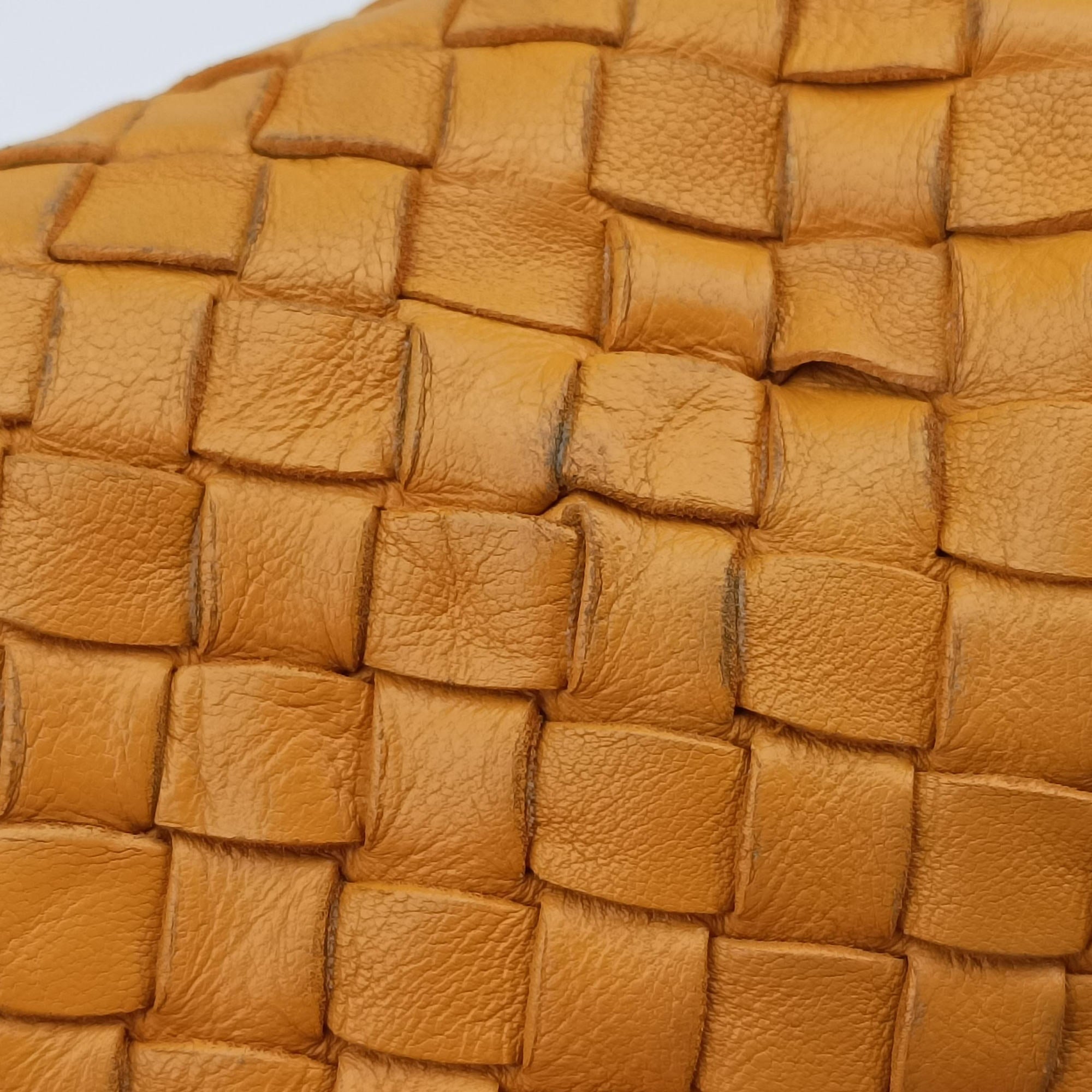 Secondhand Bottega Veneta Cesta Intrecciato Orange lambskin  shoulderbag | stylenewstar