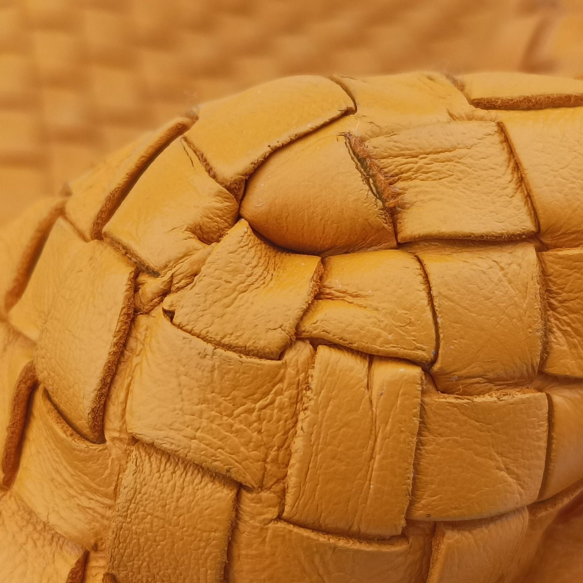 Secondhand Bottega Veneta Cesta Intrecciato Orange lambskin  shoulderbag | stylenewstar