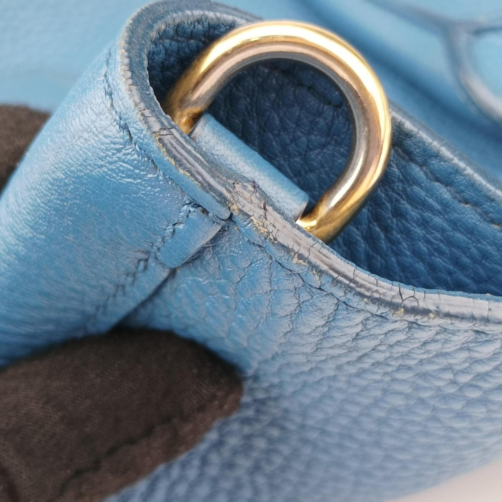 Secondhand Prada Vitello Phoenix Blue Leather BN1713 handbag | stylenewstar