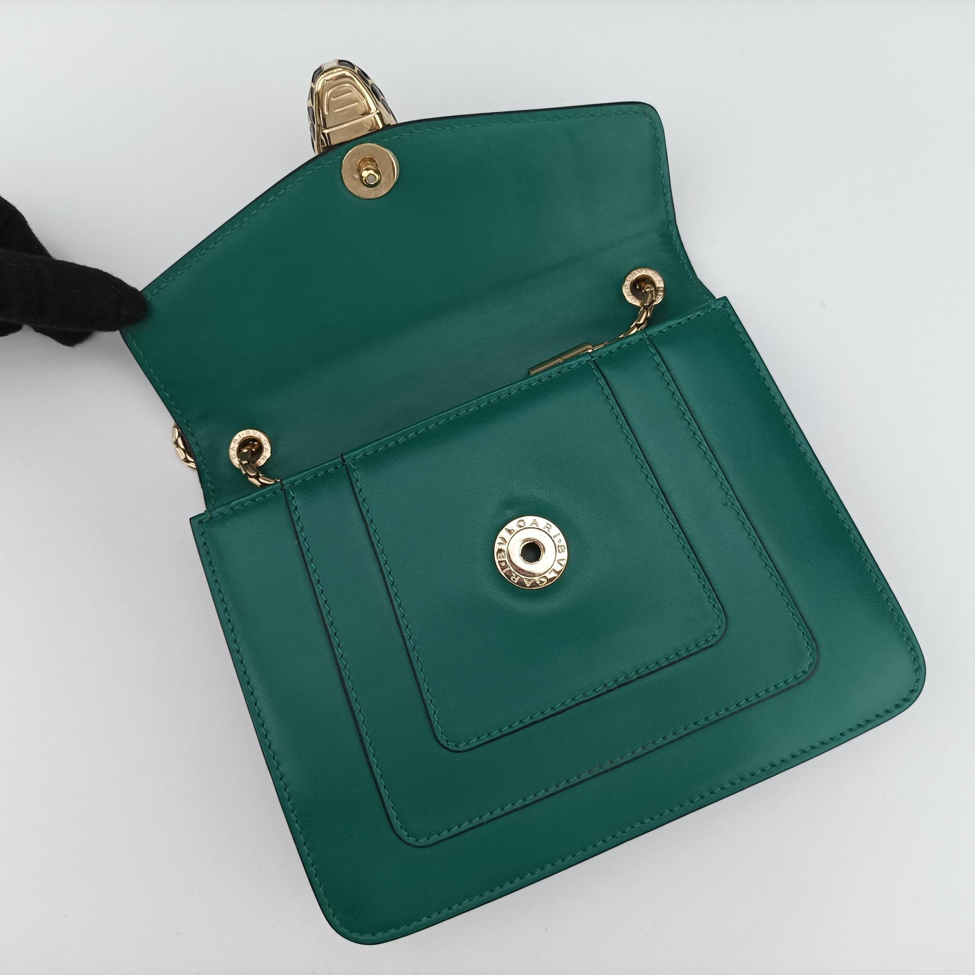 Pre-owned Bvlgari Serpenti Forever Green leather  shoulderbag | stylenewstar