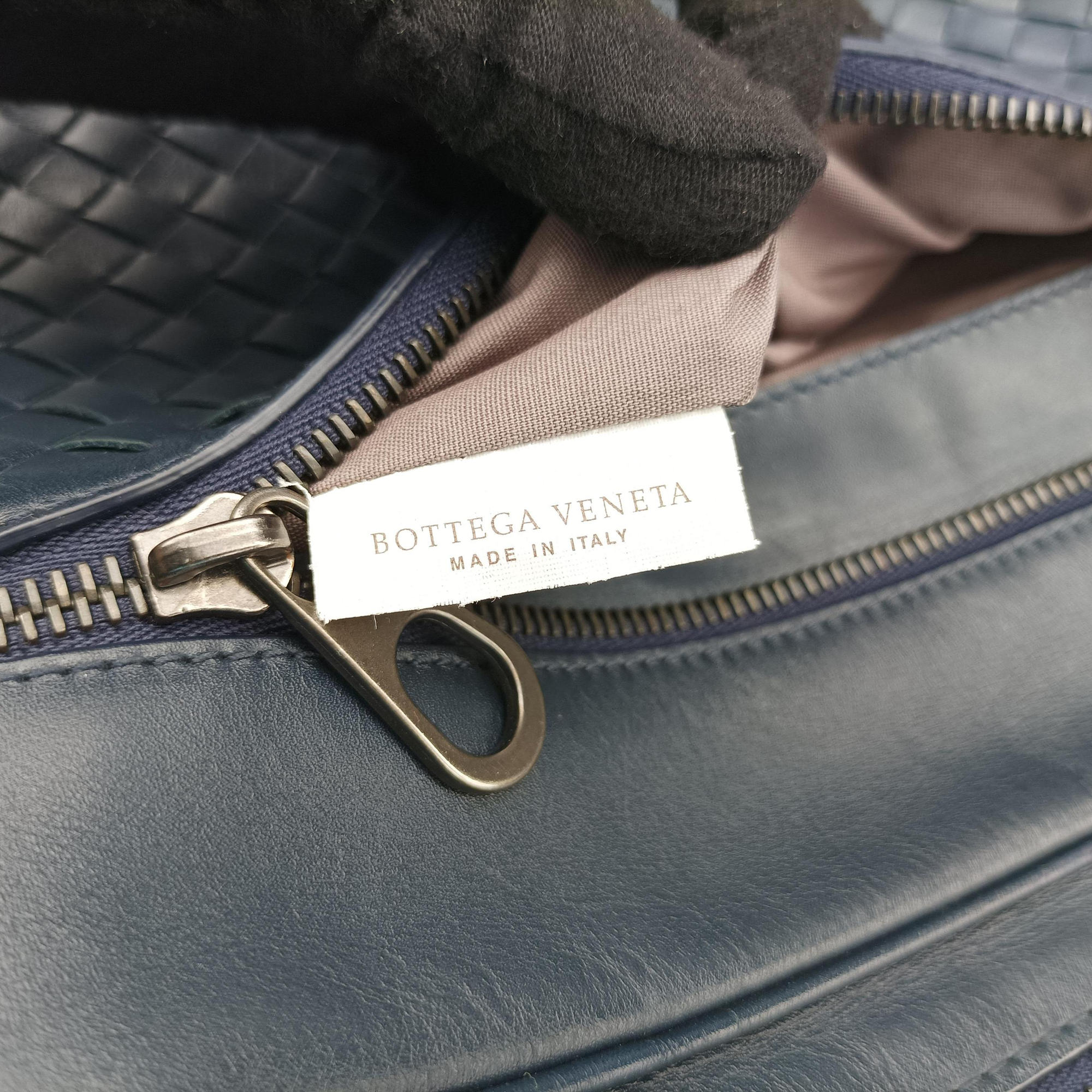 Pre-owned Bottega Veneta Intrecciato Navy lambskin  shoulderbag | stylenewstar
