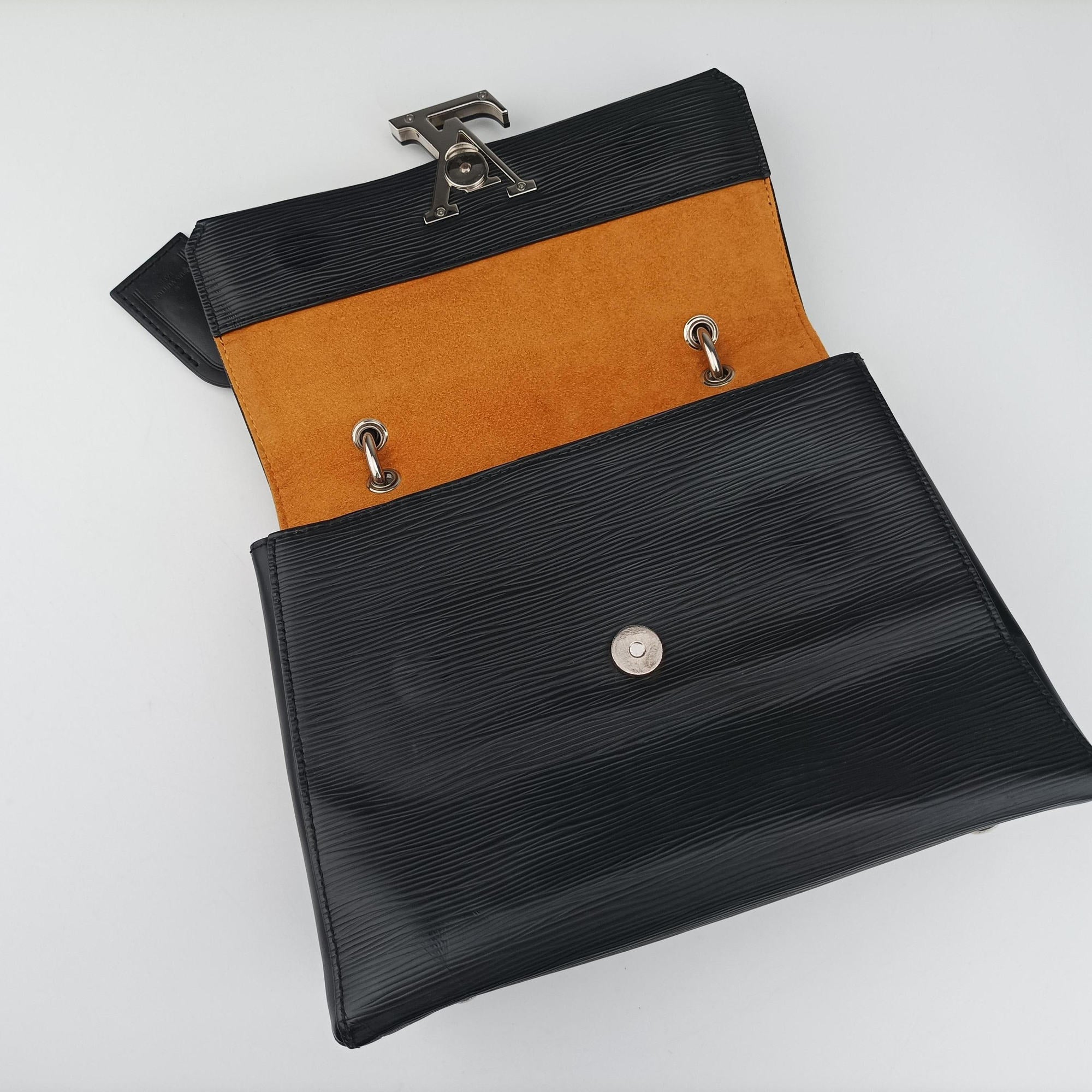 Pre-owned Louis Vuitton Grenelle PM Noir epi M53695 shoulderbag | stylenewstar