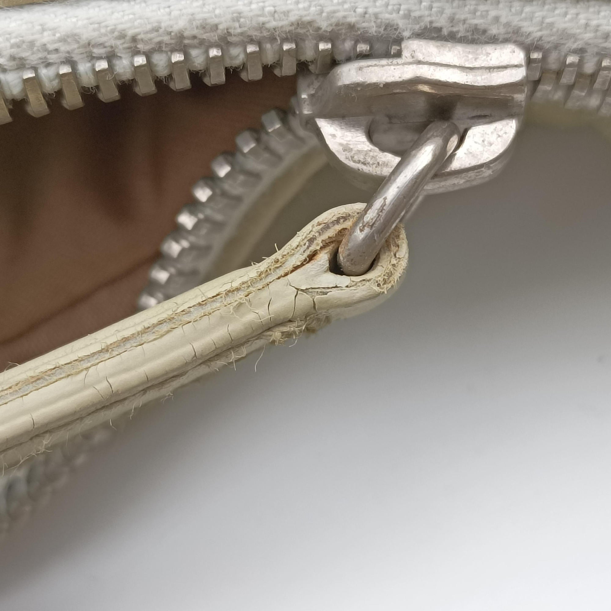 Pre-owned Christian Dior Gypsy Beige  Lambskin  handbag | stylenewstar