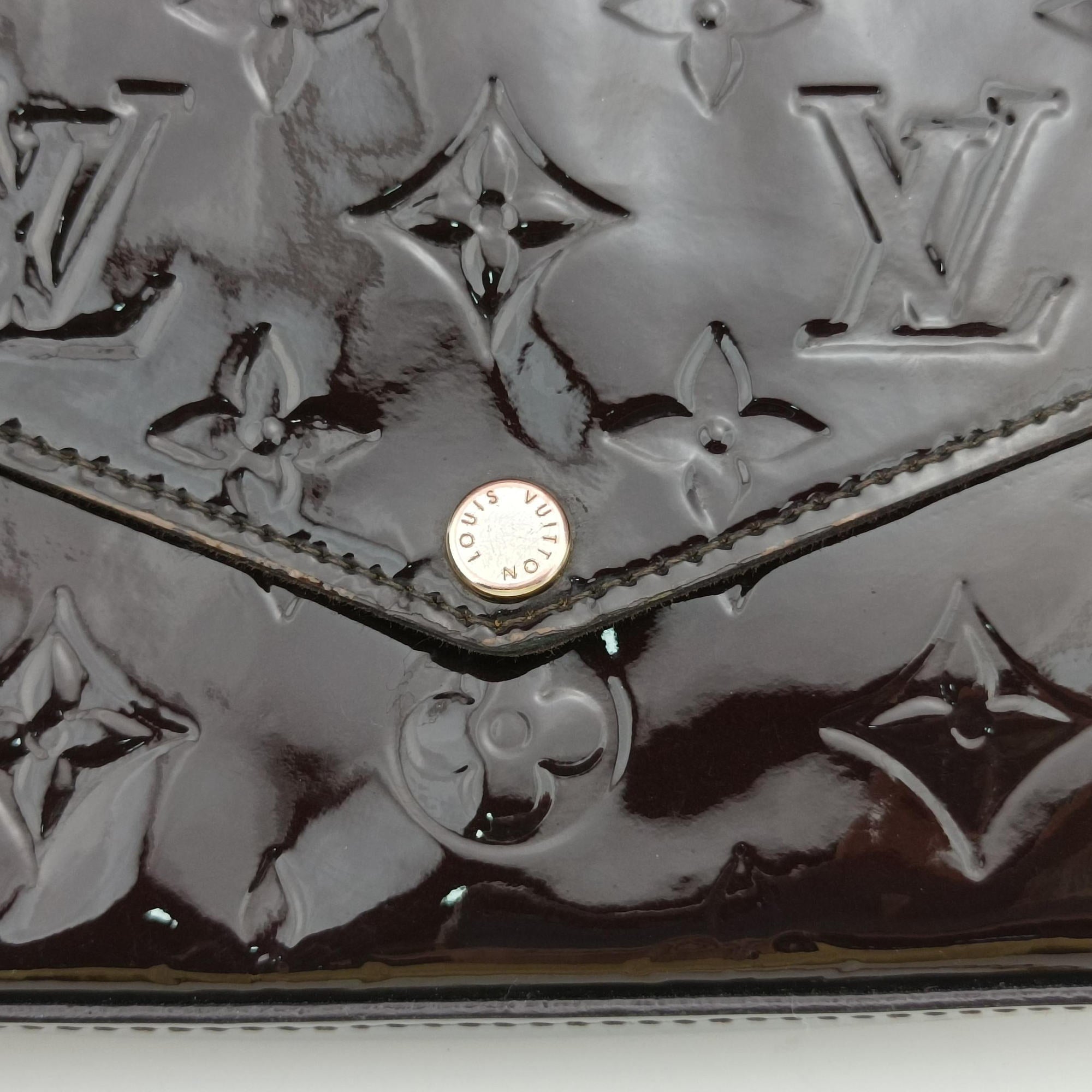 Secondhand Louis Vuitton Pochette Felice Amarante Vernis M61267 shoulderbag | stylenewstar