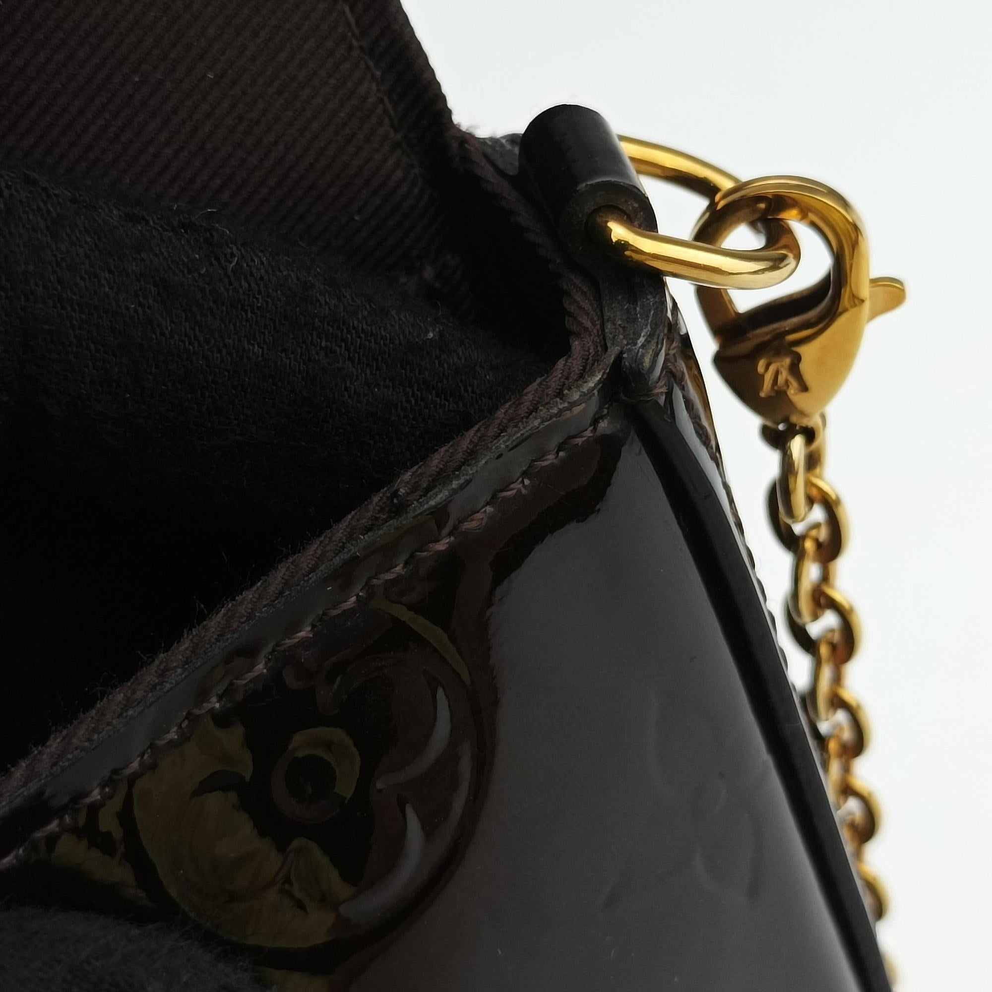 Secondhand Louis Vuitton Pochette Felice Amarante Vernis M61267 shoulderbag | stylenewstar