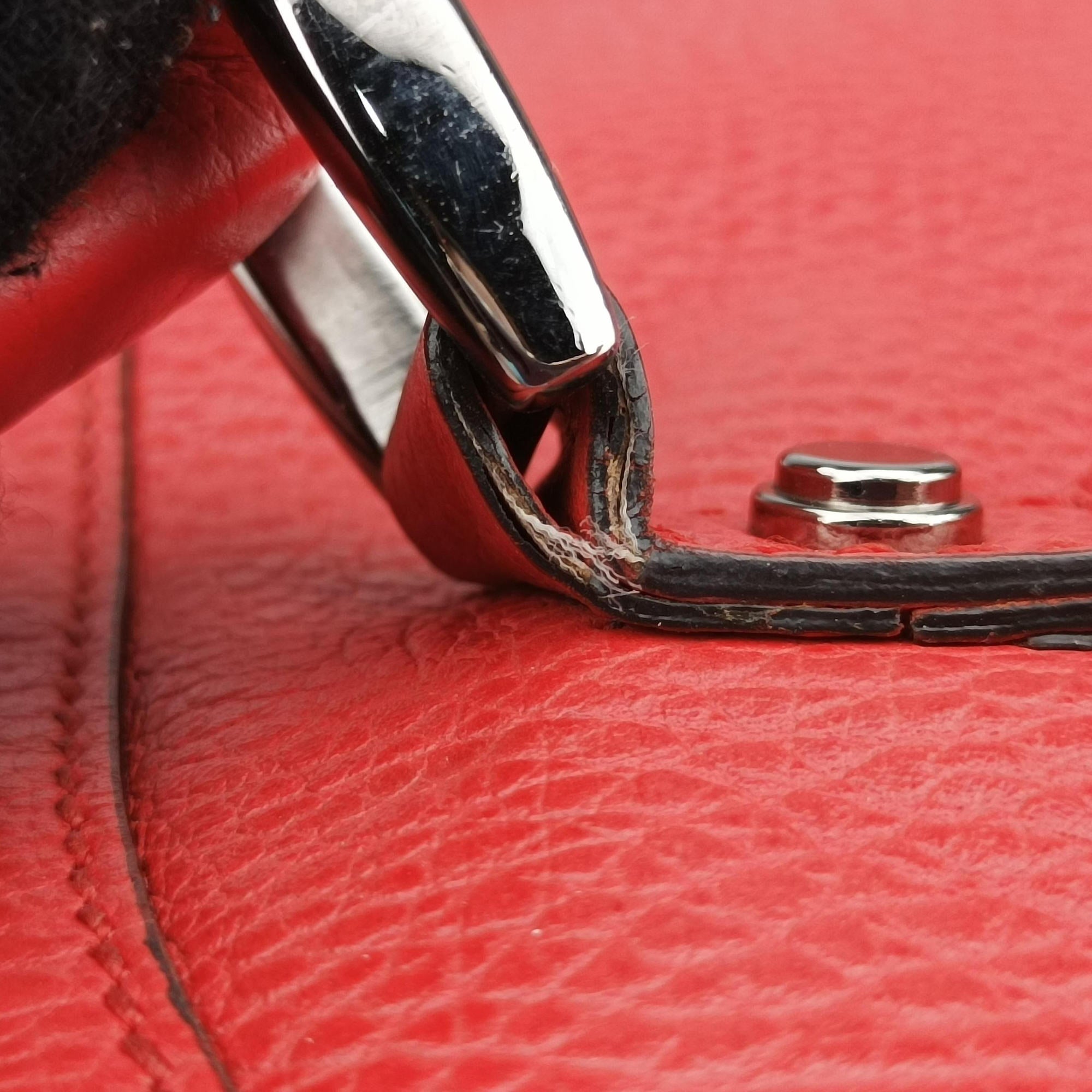 Pre-owned Gucci charm dome Red Leather 341503 shoulderbag | stylenewstar