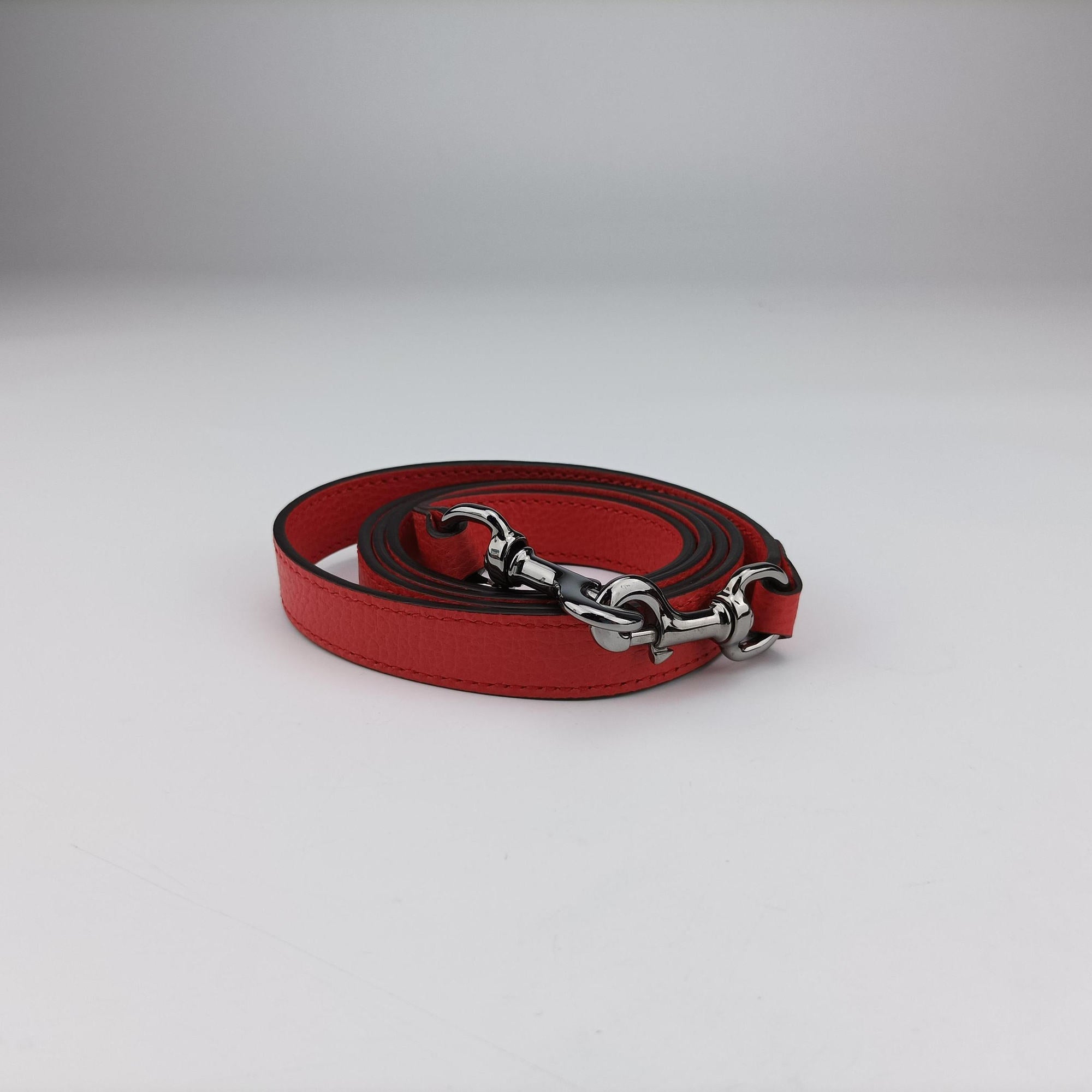 Pre-owned Gucci charm dome Red Leather 341503 shoulderbag | stylenewstar