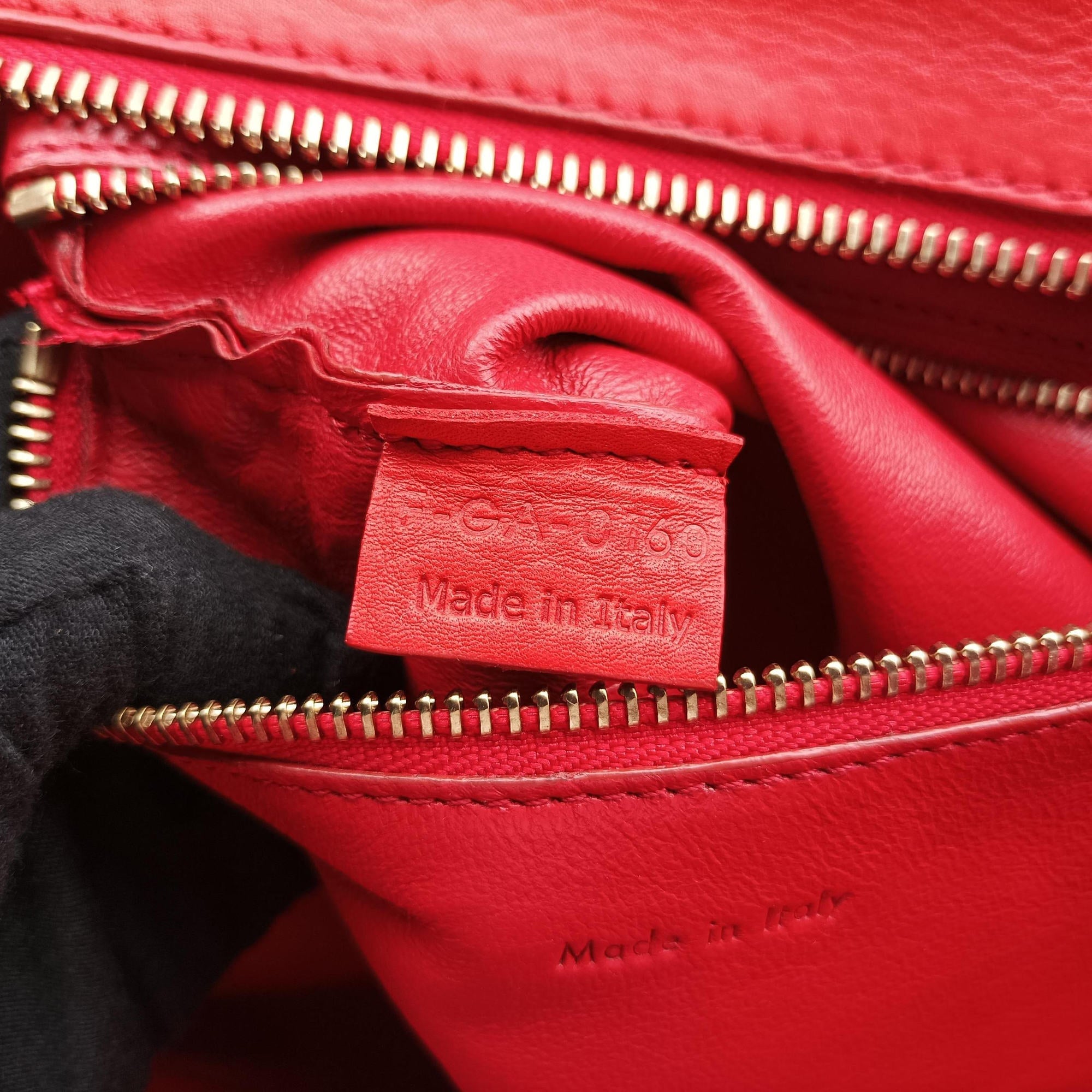 Secondhand Celine Luggage Mini Shopper Red Leather  handbag | stylenewstar