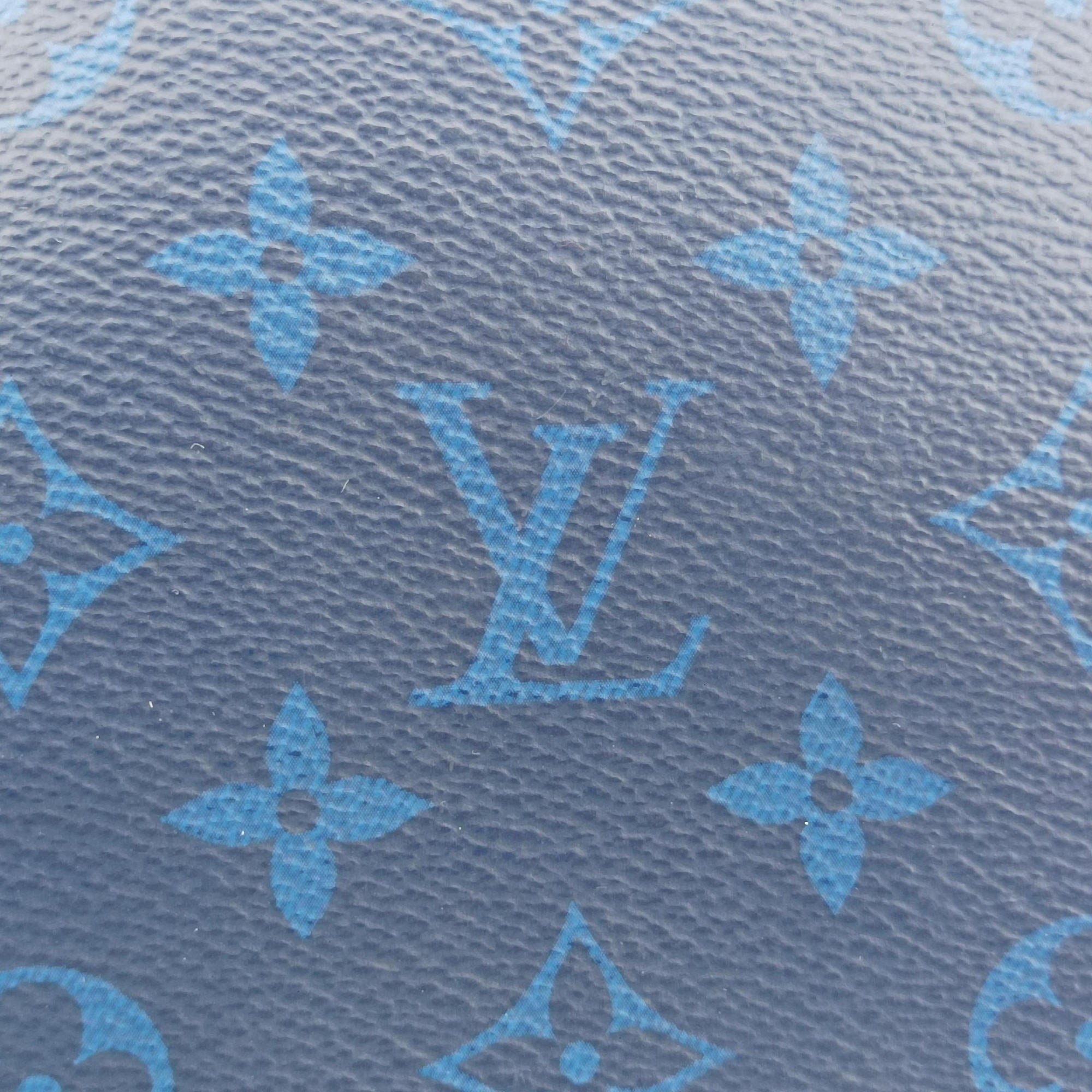 Pre-owned Louis Vuitton Taigarama Pochette Voyage MM Cobalt × Pacific Blue Taiga Leather × Canvas M30423 clutchbag | stylenewstar