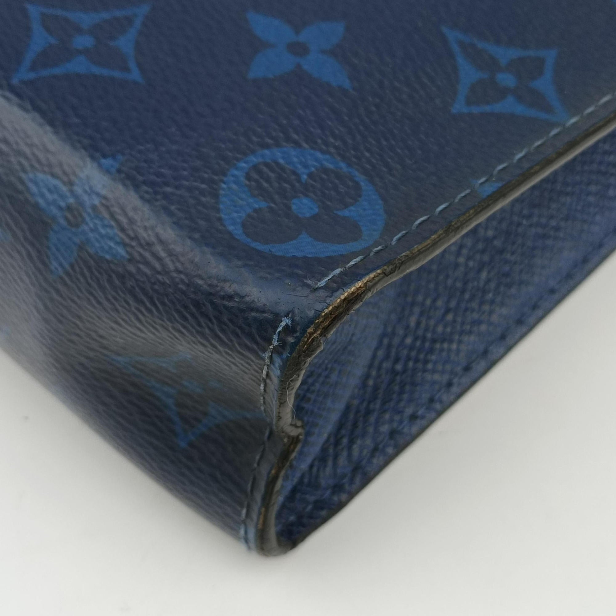 Pre-owned Louis Vuitton Taigarama Pochette Voyage MM Cobalt × Pacific Blue Taiga Leather × Canvas M30423 clutchbag | stylenewstar