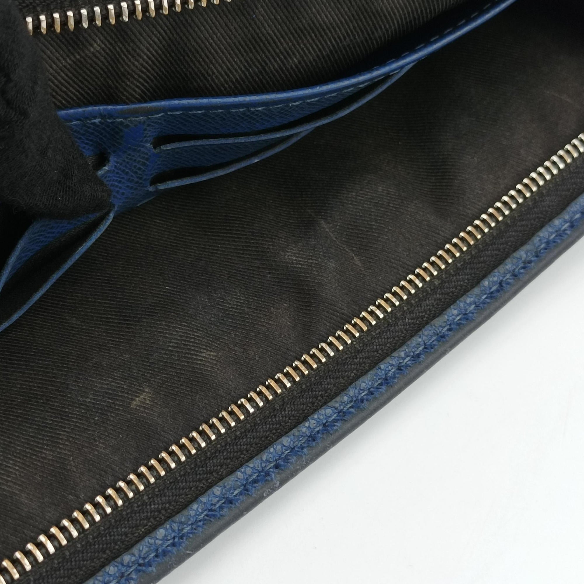 Pre-owned Louis Vuitton Taigarama Pochette Voyage MM Cobalt × Pacific Blue Taiga Leather × Canvas M30423 clutchbag | stylenewstar
