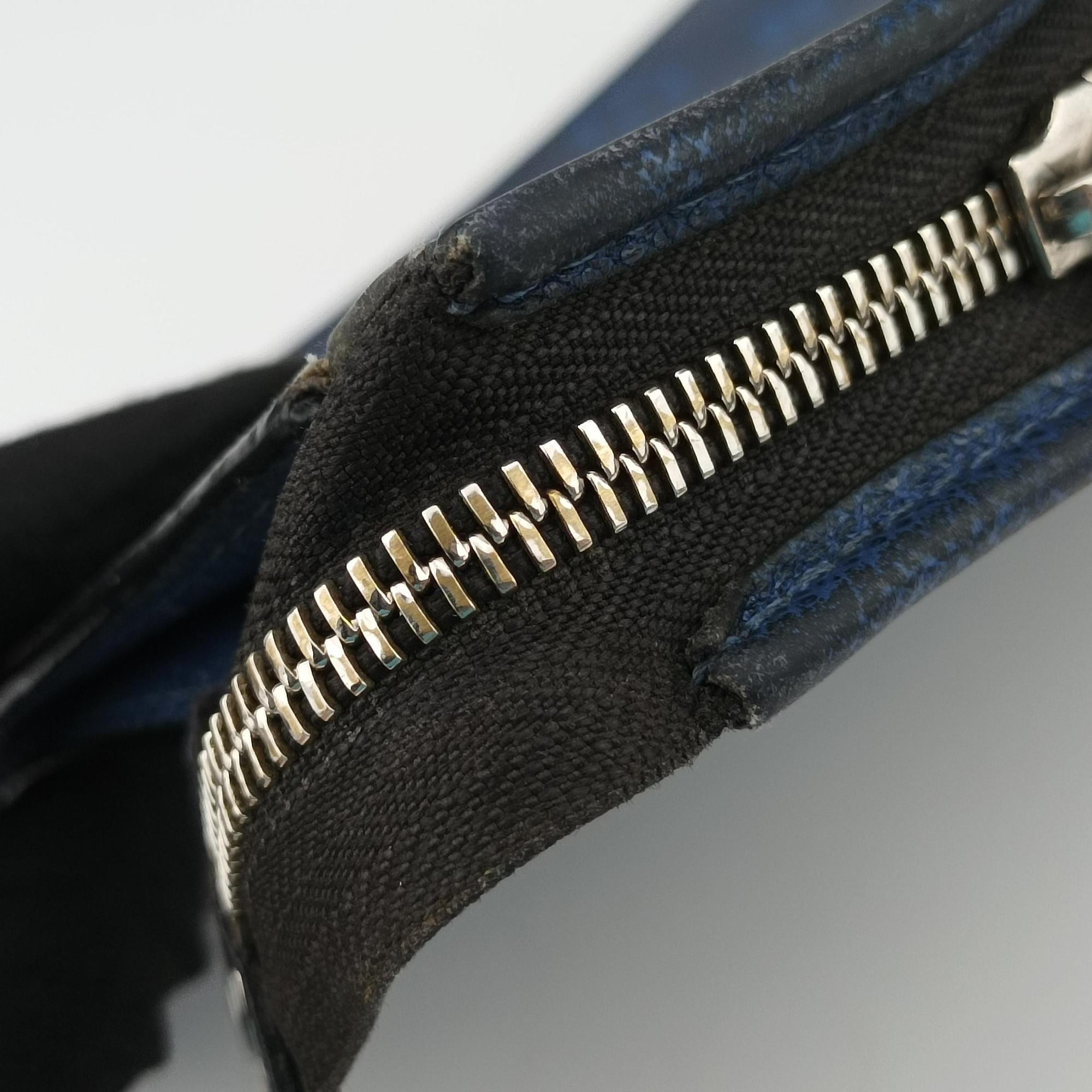 Pre-owned Louis Vuitton Taigarama Pochette Voyage MM Cobalt × Pacific Blue Taiga Leather × Canvas M30423 clutchbag | stylenewstar